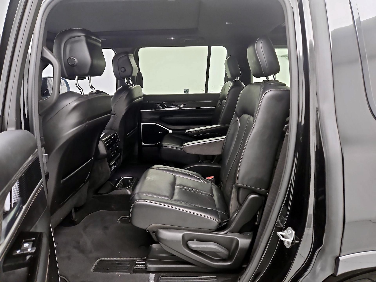2022 Jeep Wagoneer Series III - Photo 22
