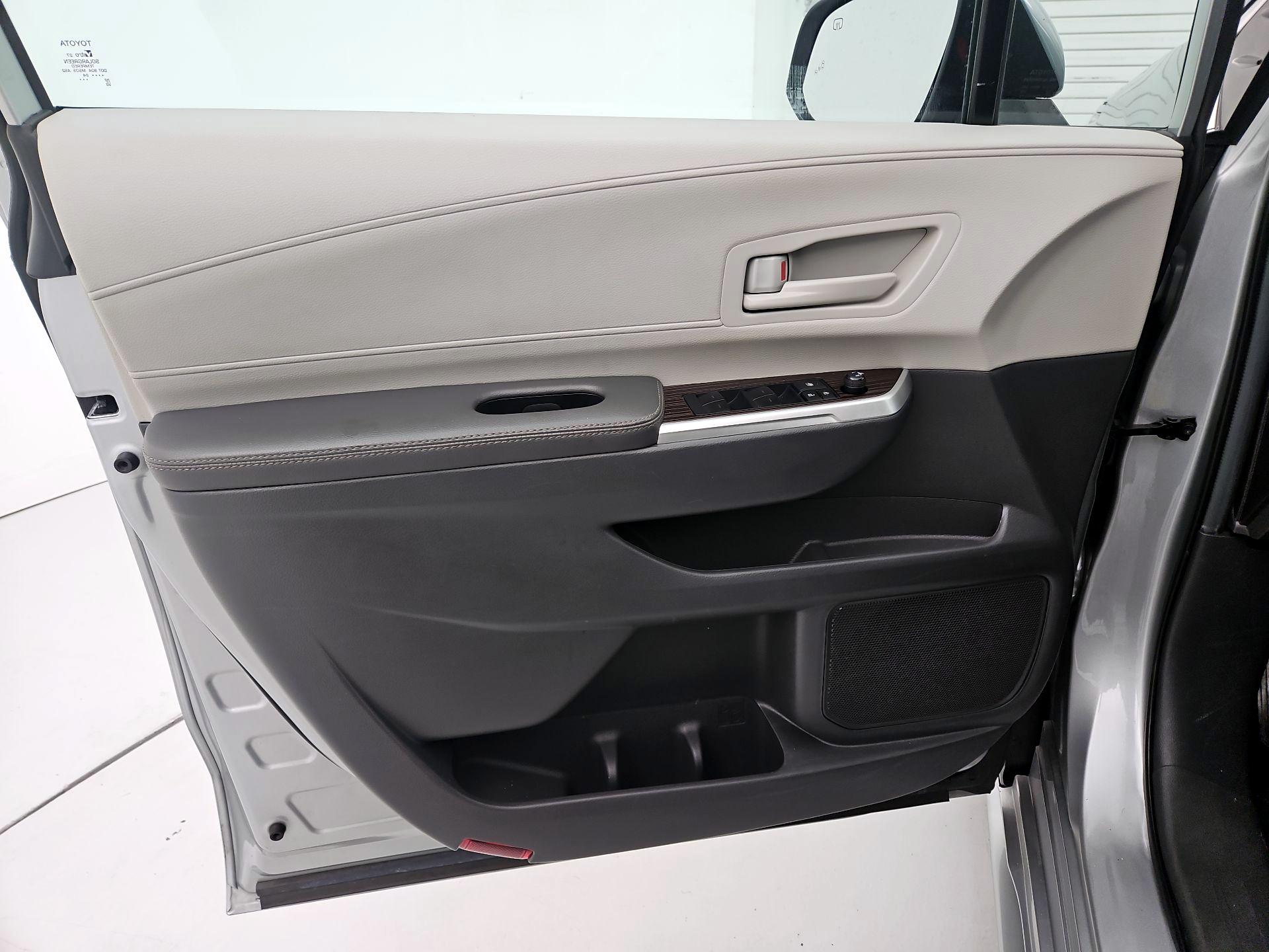 Thumbnail: 2024 Toyota Sienna - 12