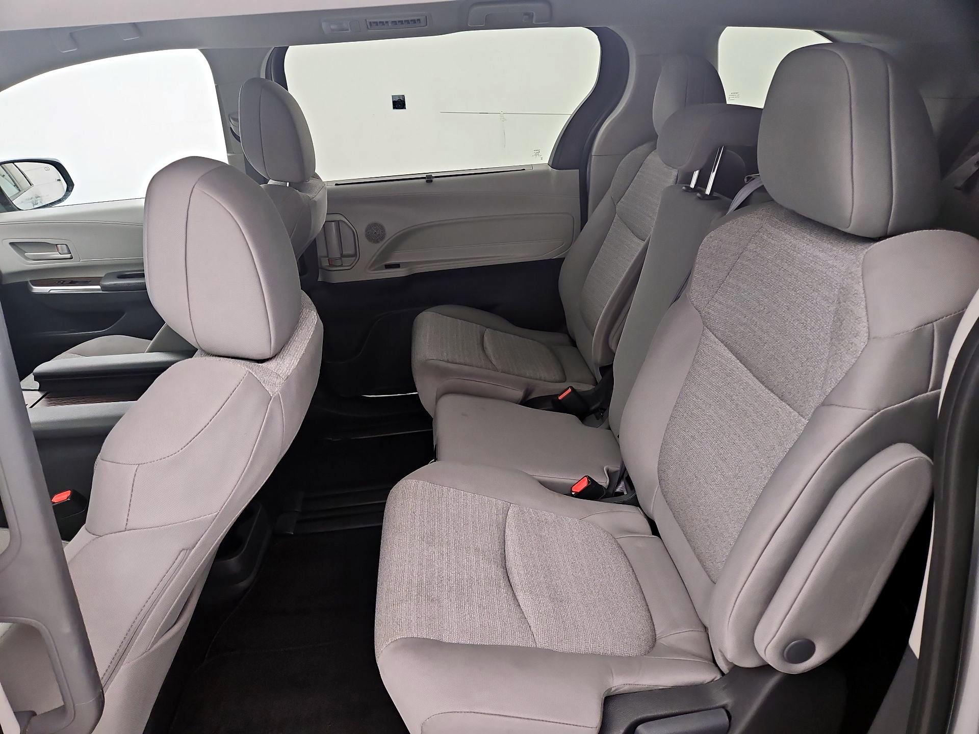 Thumbnail: 2024 Toyota Sienna - 20