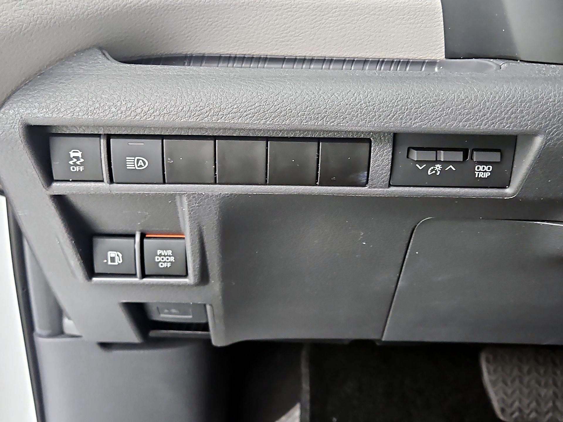 Thumbnail: 2024 Toyota Sienna - 13