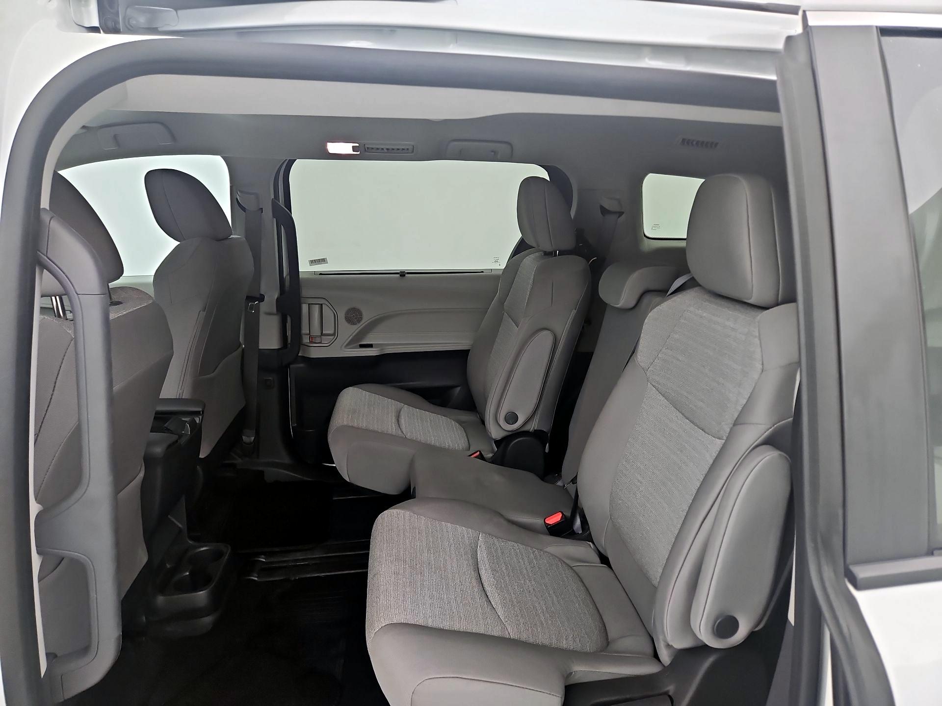 Thumbnail: 2024 Toyota Sienna - 19