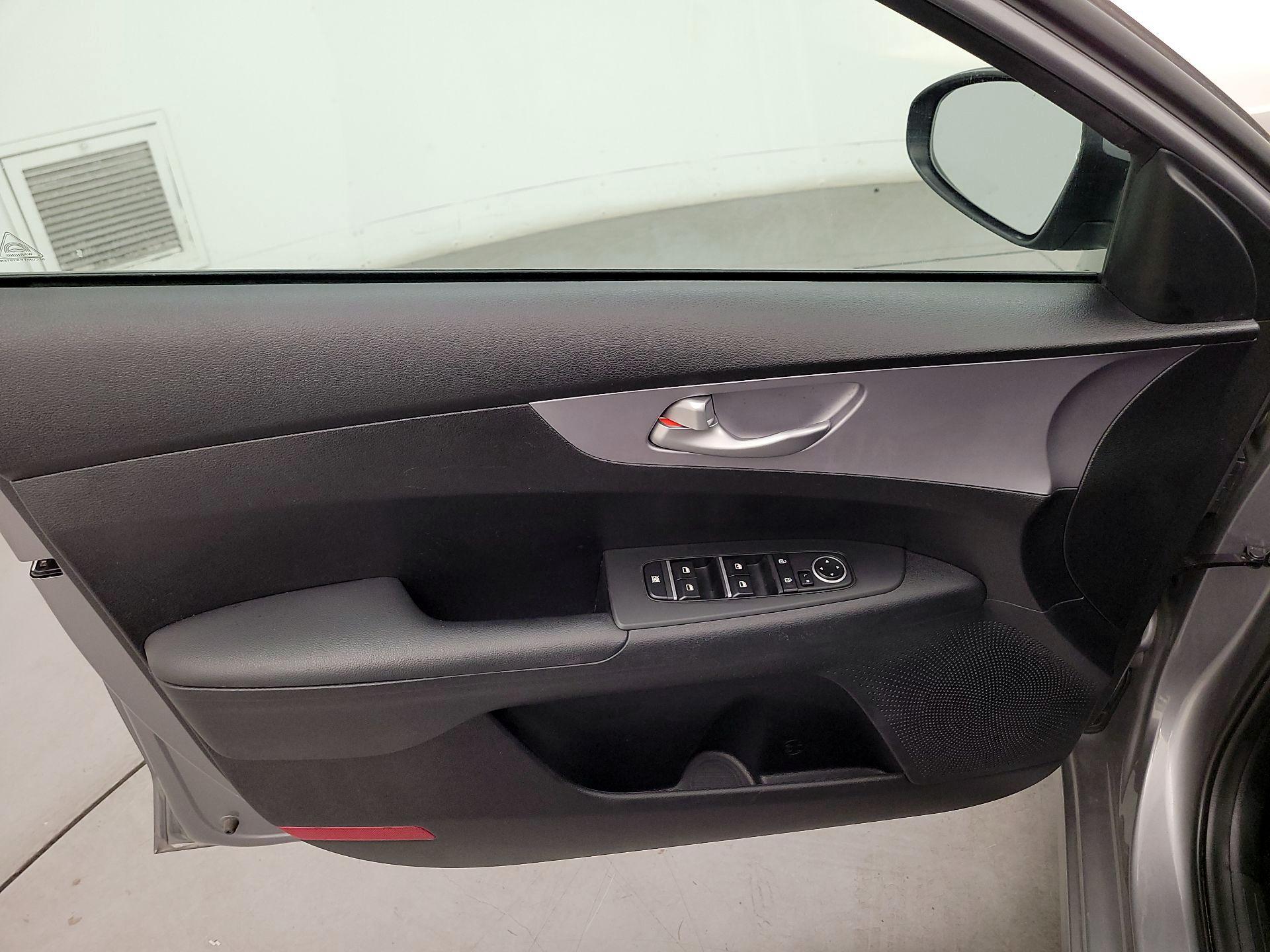 Thumbnail: 2024 Kia Forte - 12