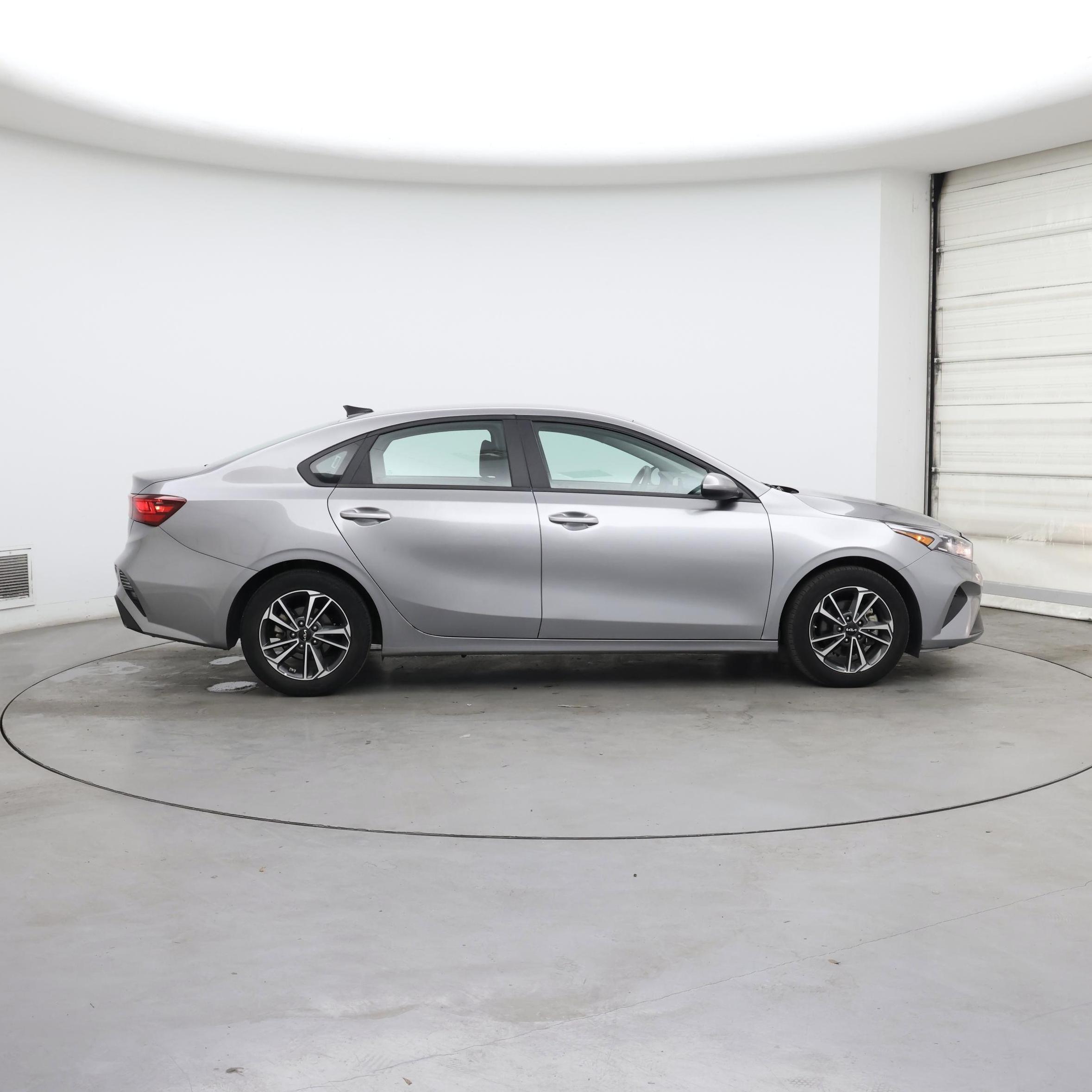 Thumbnail: 2024 Kia Forte - 7