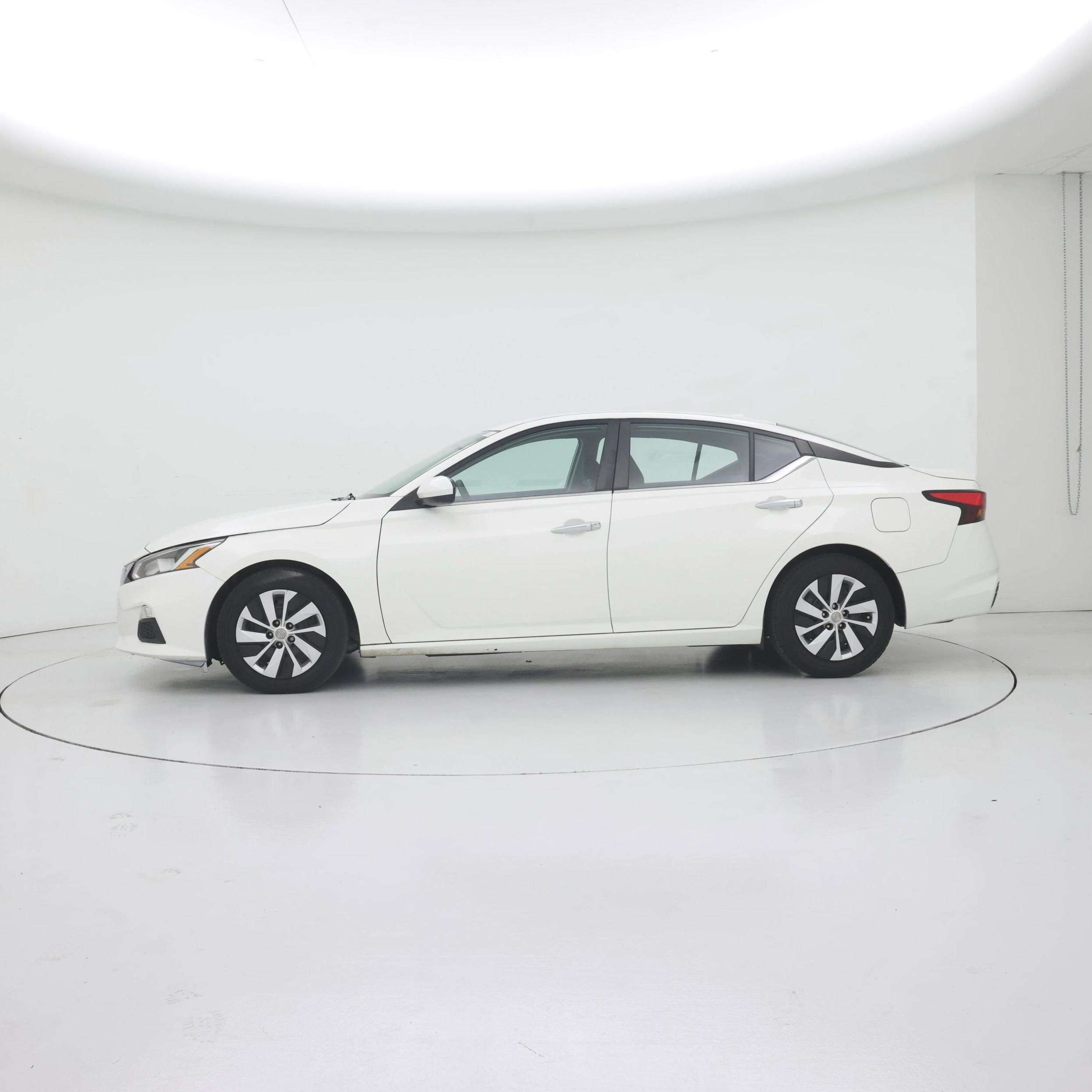 Thumbnail: 2020 Nissan Altima - 3