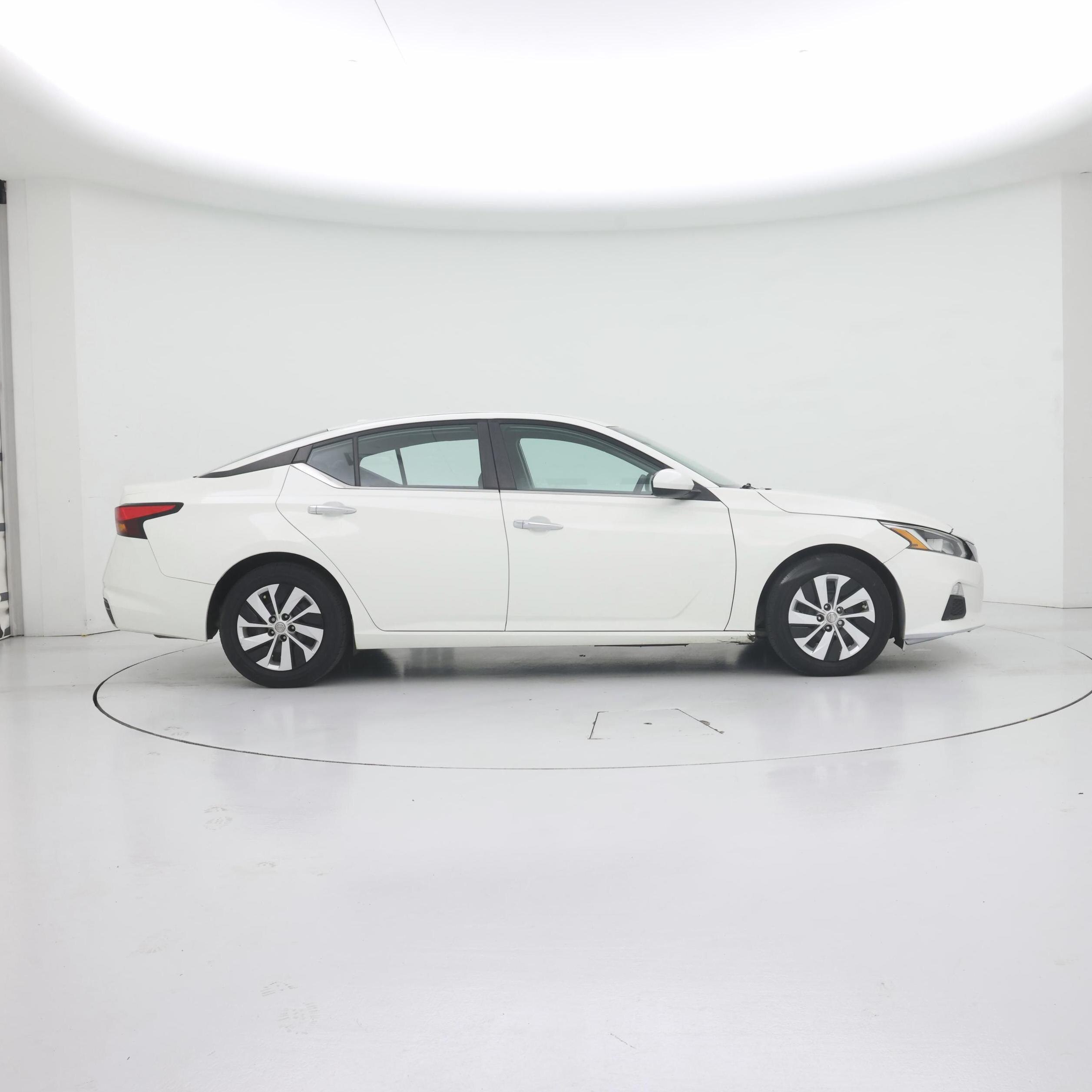 Thumbnail: 2020 Nissan Altima - 7