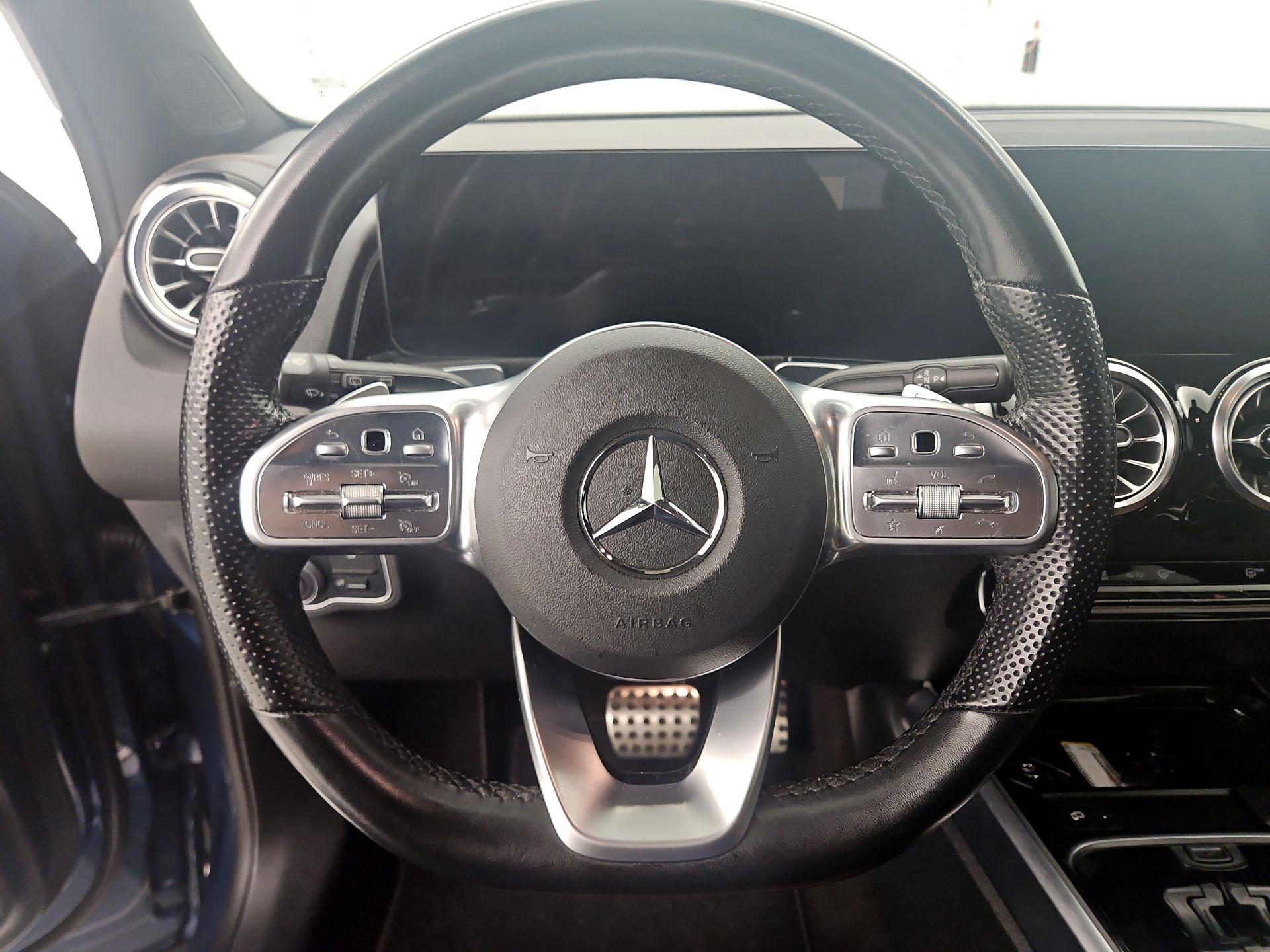 Thumbnail: 2023 Mercedes-Benz GLB - 10