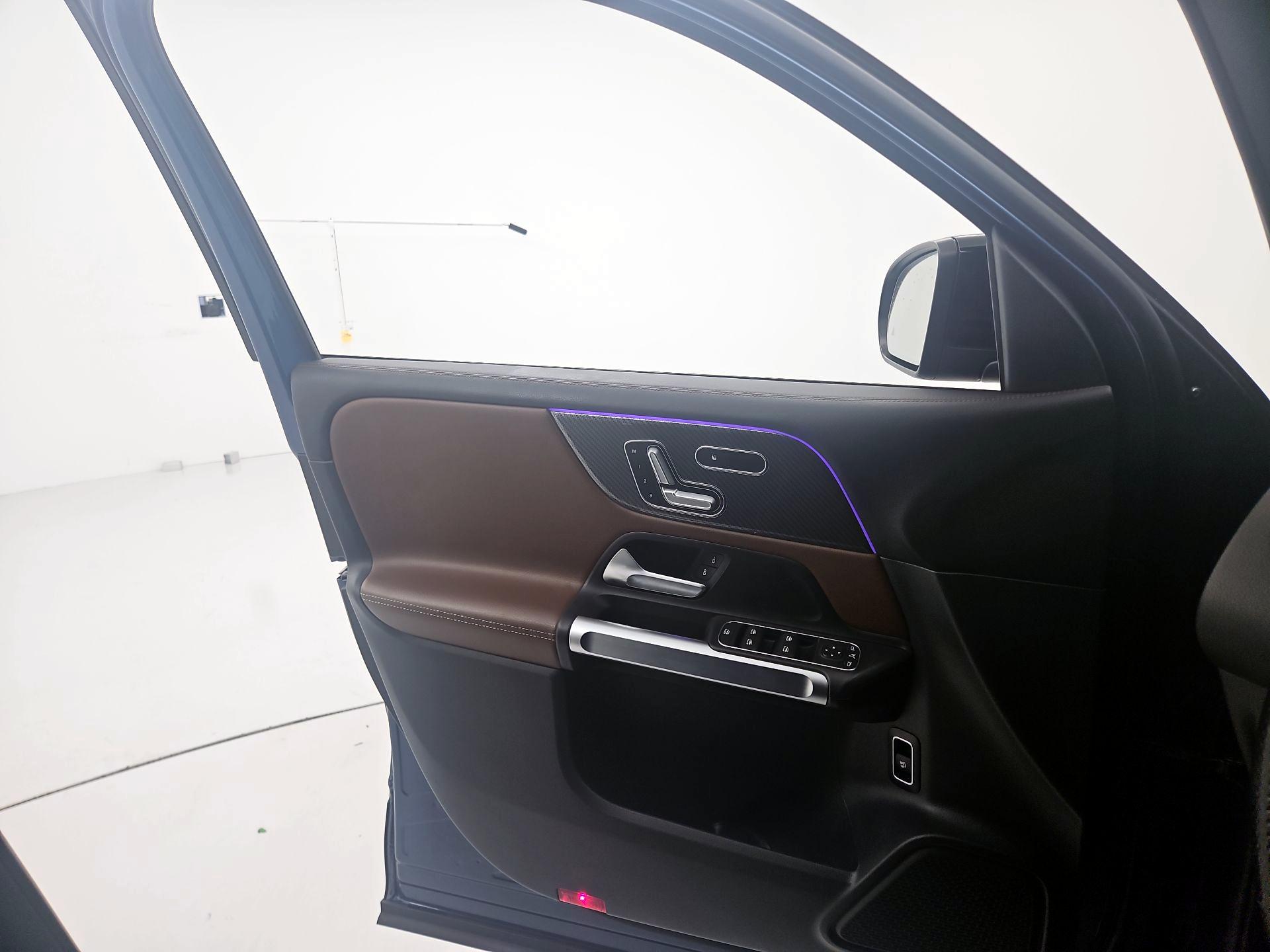 Thumbnail: 2023 Mercedes-Benz GLB - 12