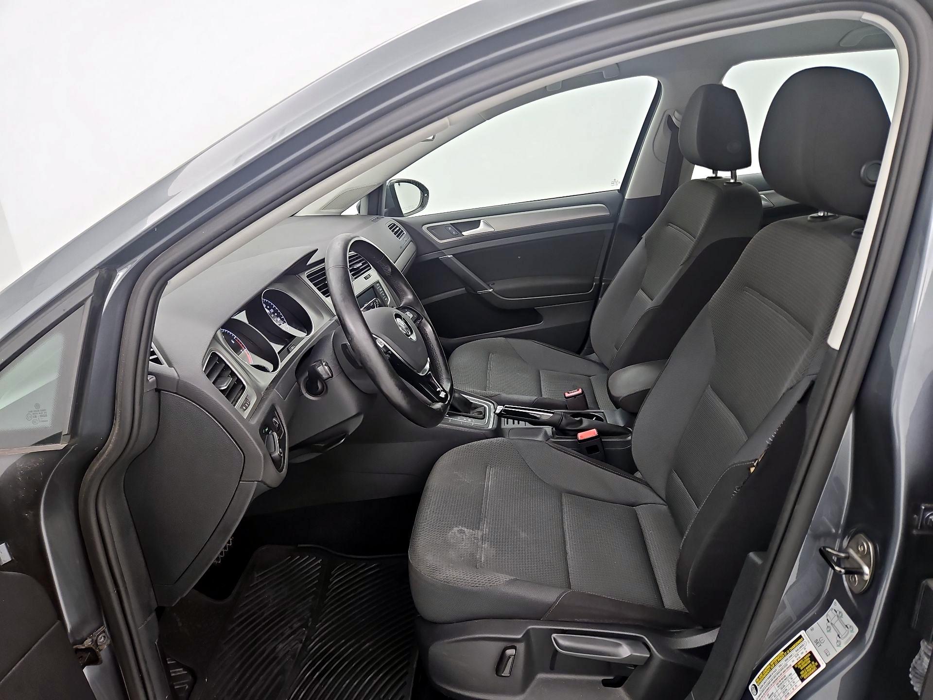 Thumbnail: 2016 Volkswagen Golf - 11