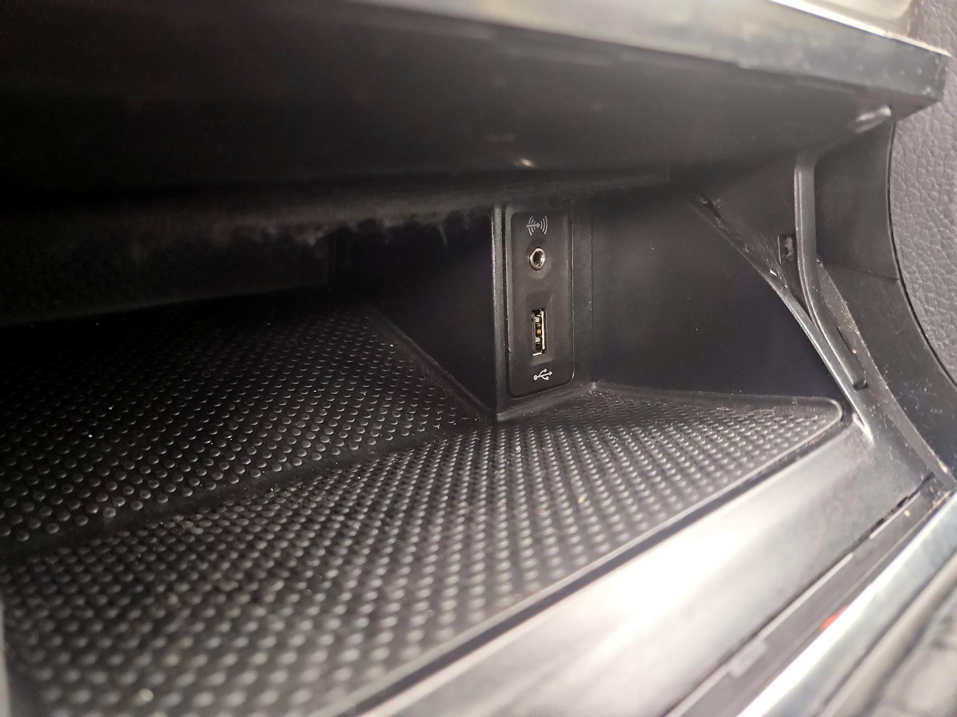 Thumbnail: 2016 Volkswagen Golf - 18