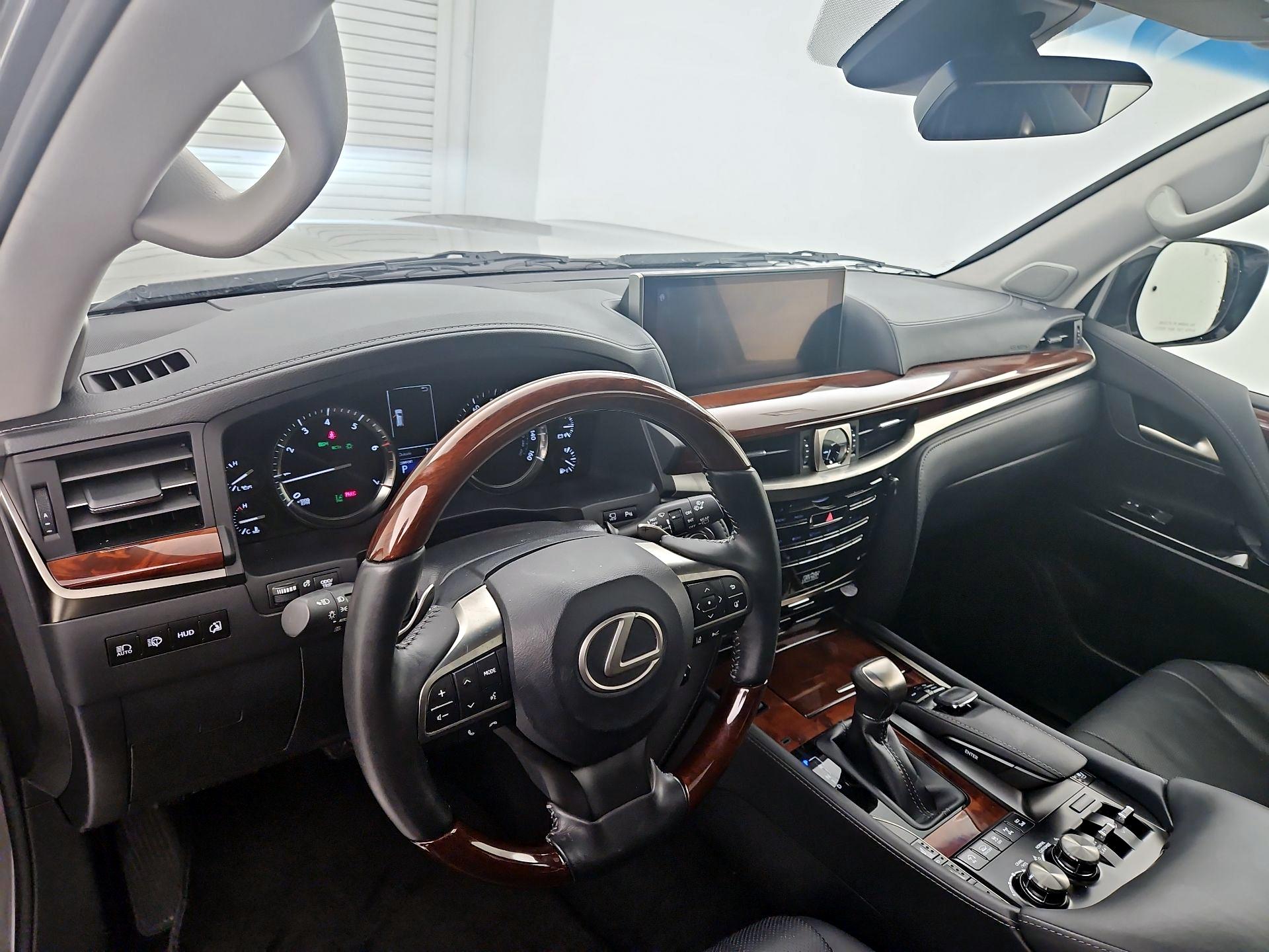 Thumbnail: 2019 Lexus LX - 9