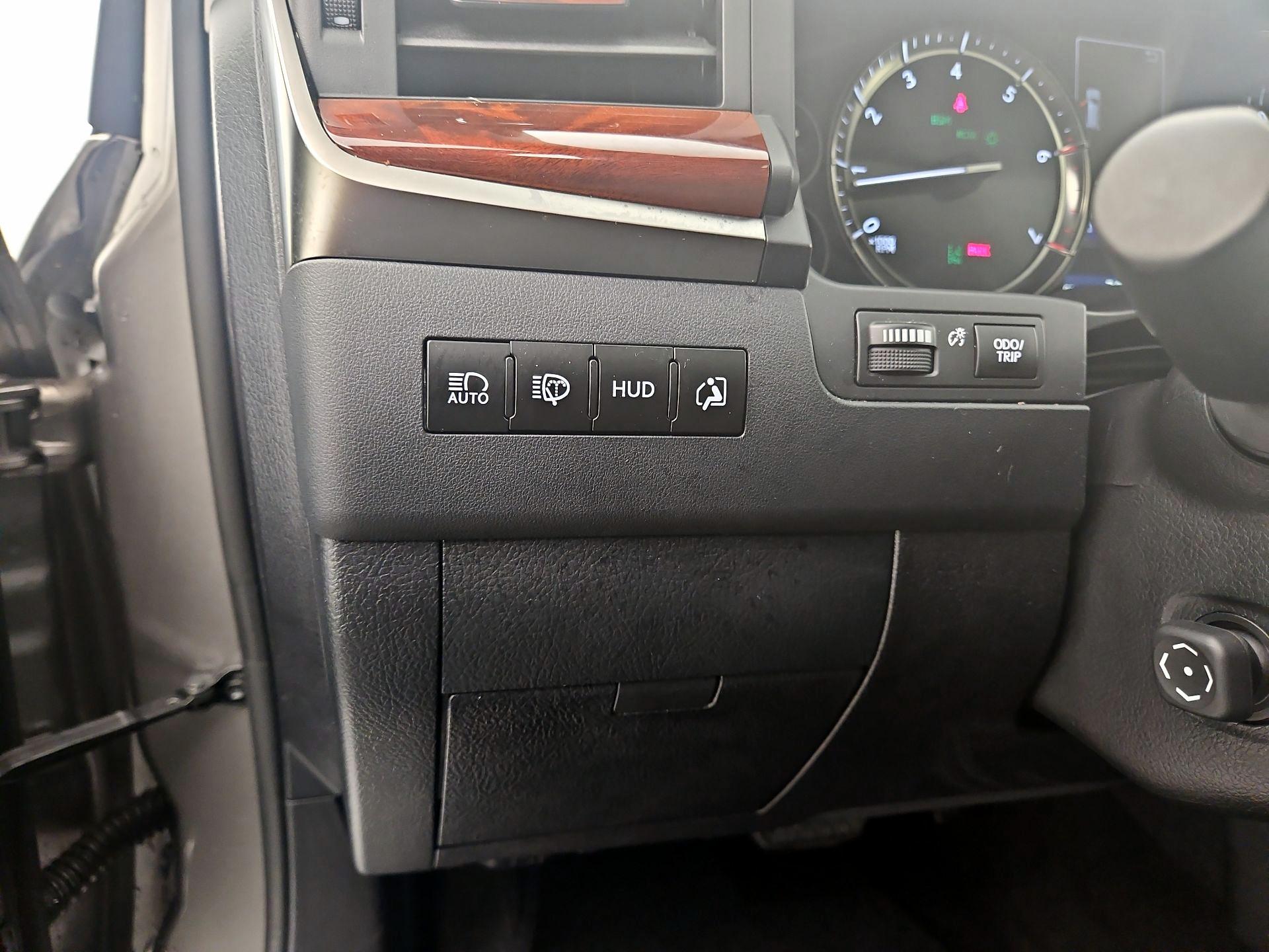 Thumbnail: 2019 Lexus LX - 13