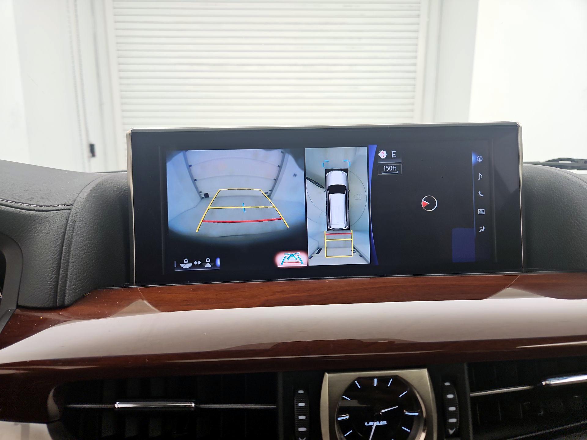 Thumbnail: 2019 Lexus LX - 15