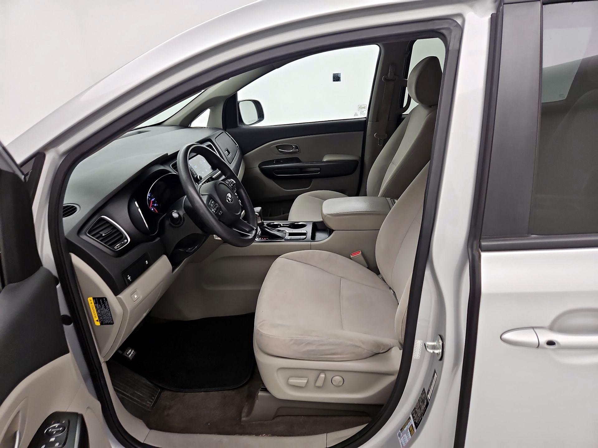 Thumbnail: 2020 Kia Sedona - 11