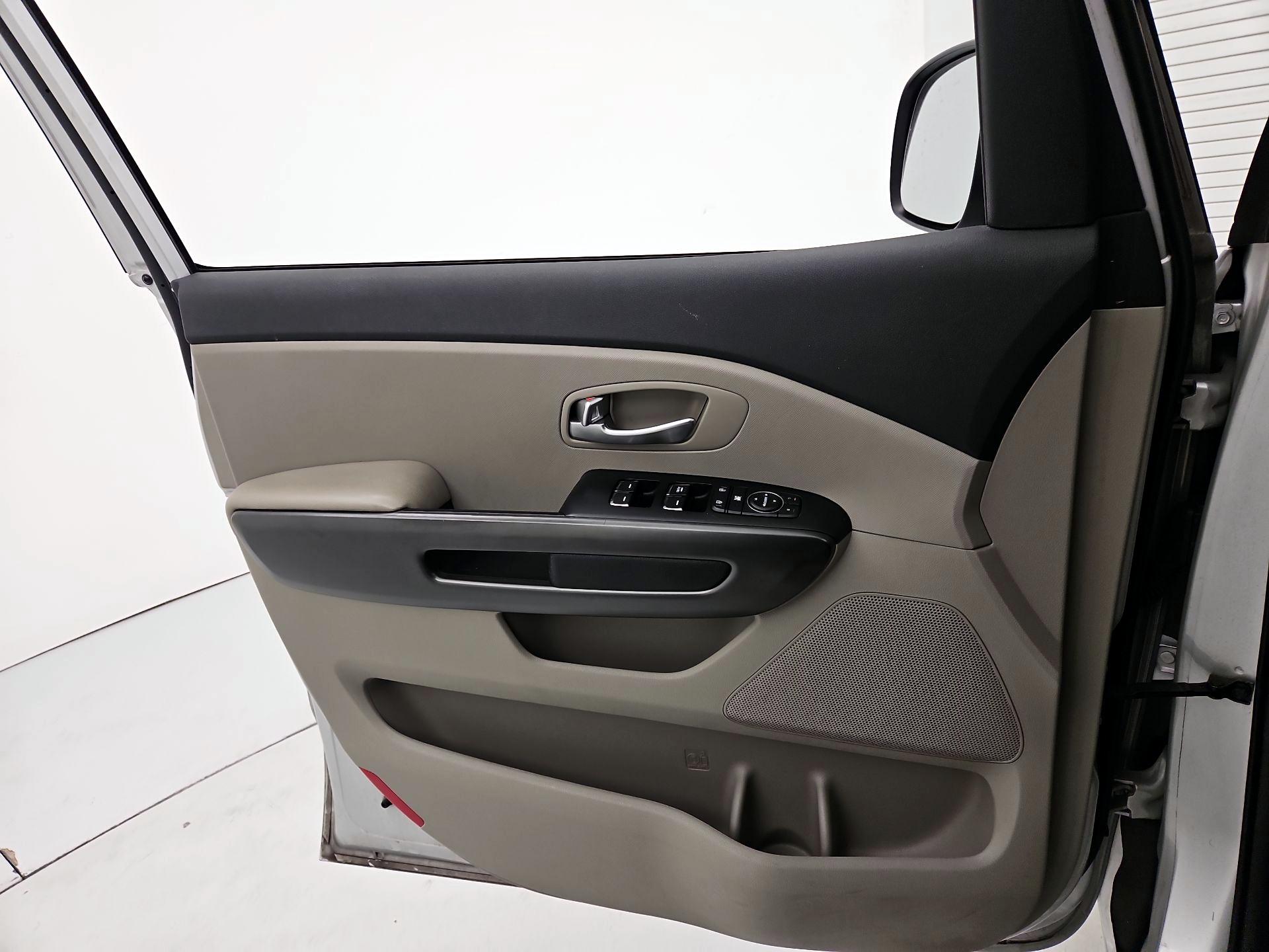 Thumbnail: 2020 Kia Sedona - 12