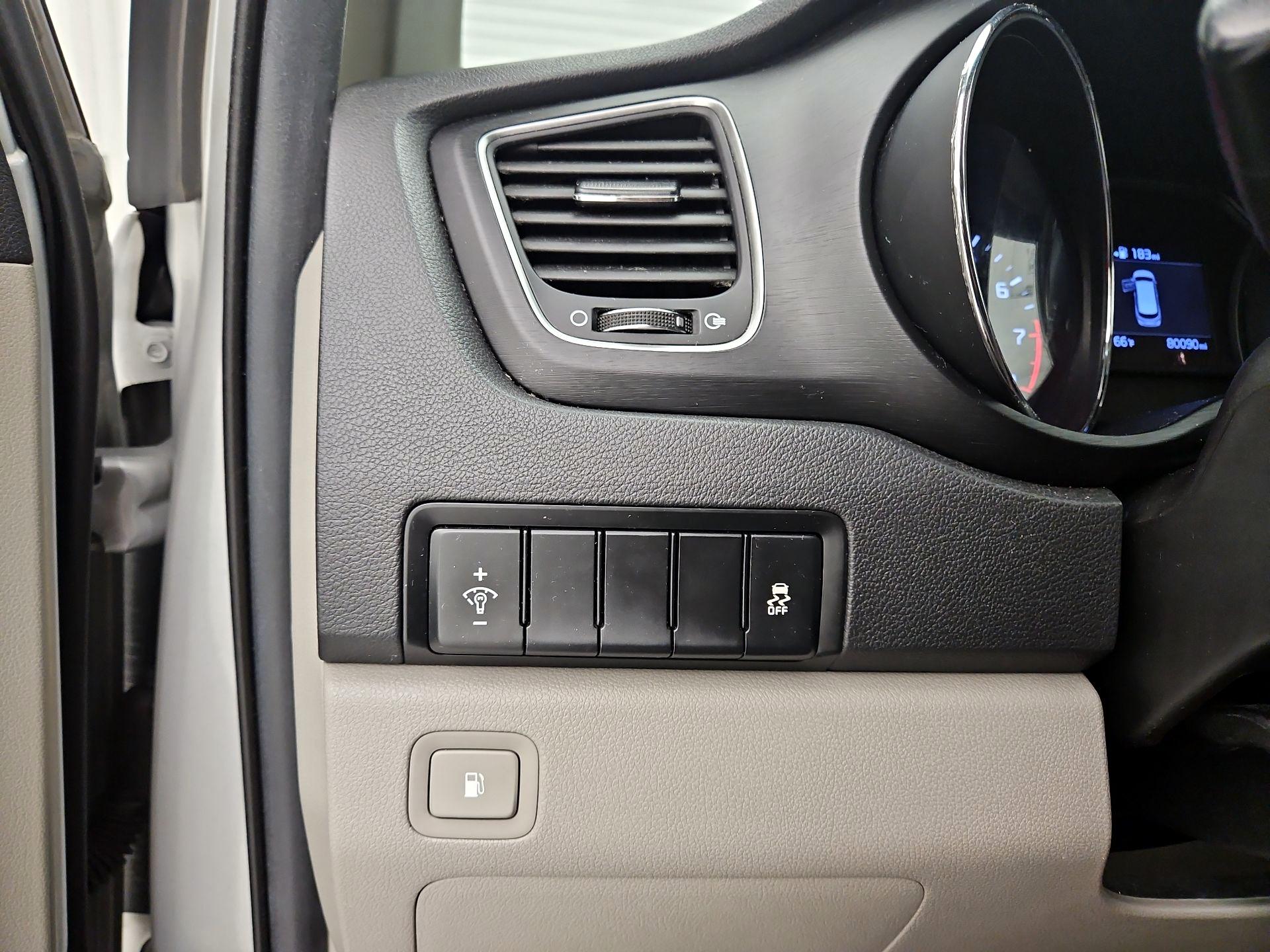 Thumbnail: 2020 Kia Sedona - 13