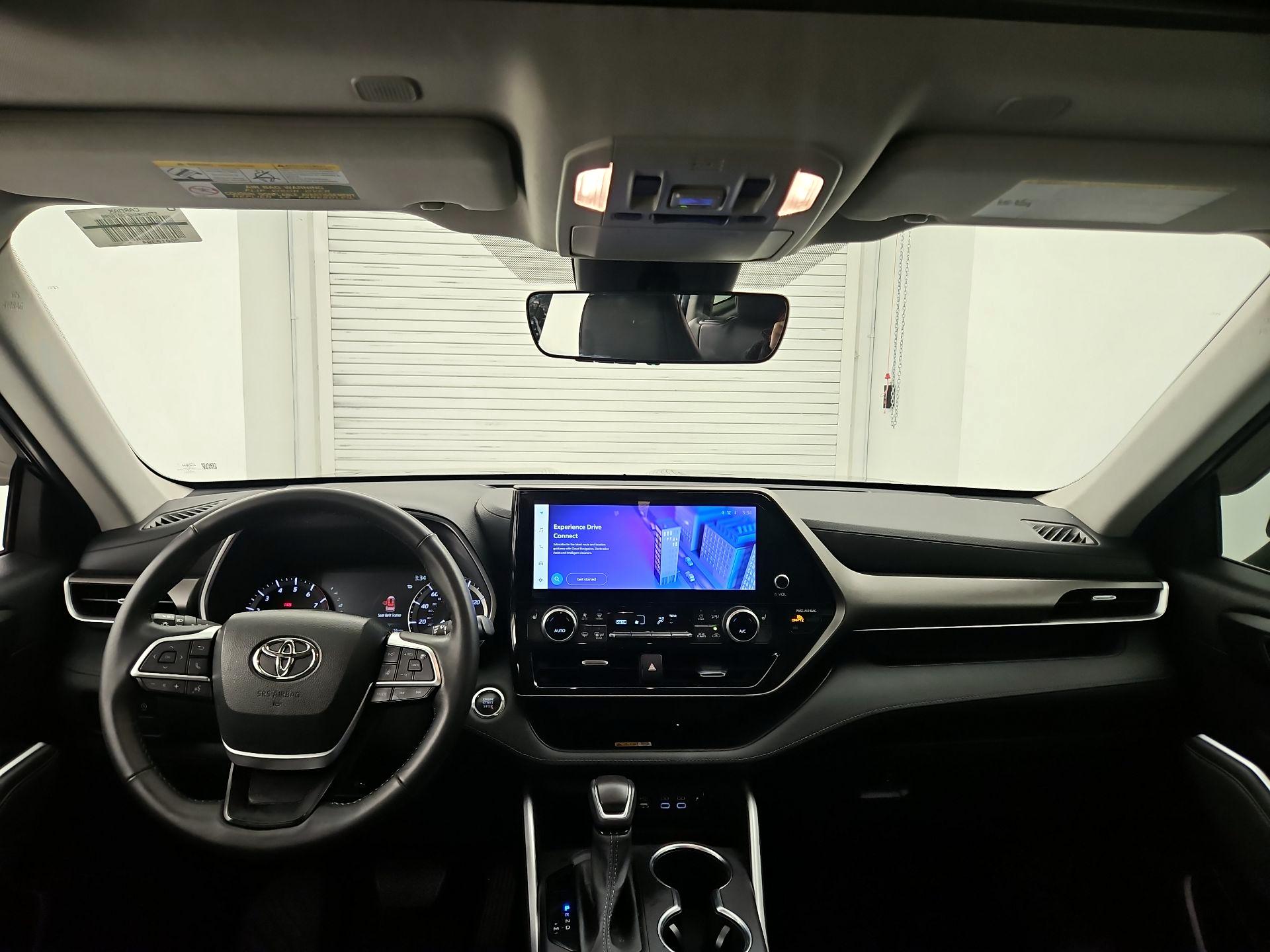 Thumbnail: 2023 Toyota Highlander - 9