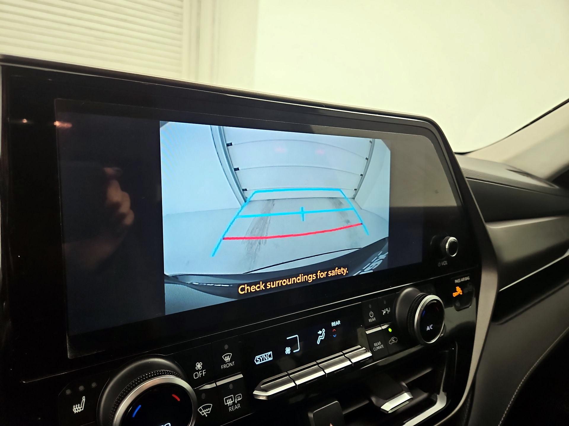 Thumbnail: 2023 Toyota Highlander - 14