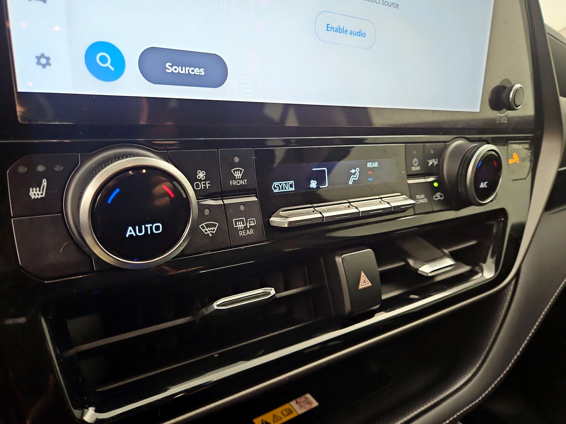 Thumbnail: 2023 Toyota Highlander - 16