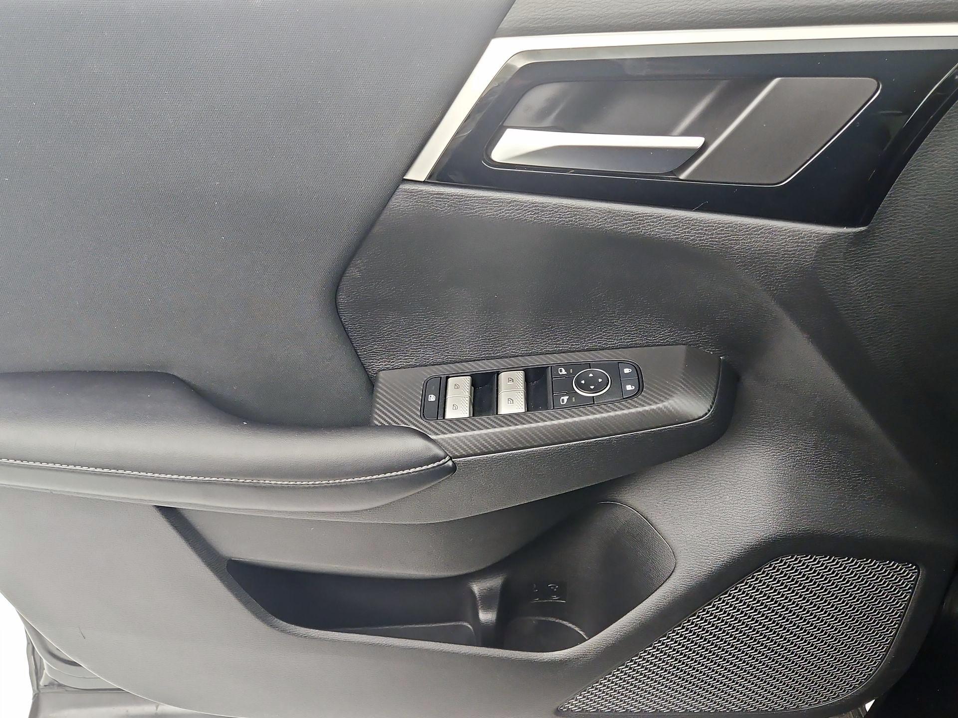 Thumbnail: 2022 Mitsubishi Outlander - 12