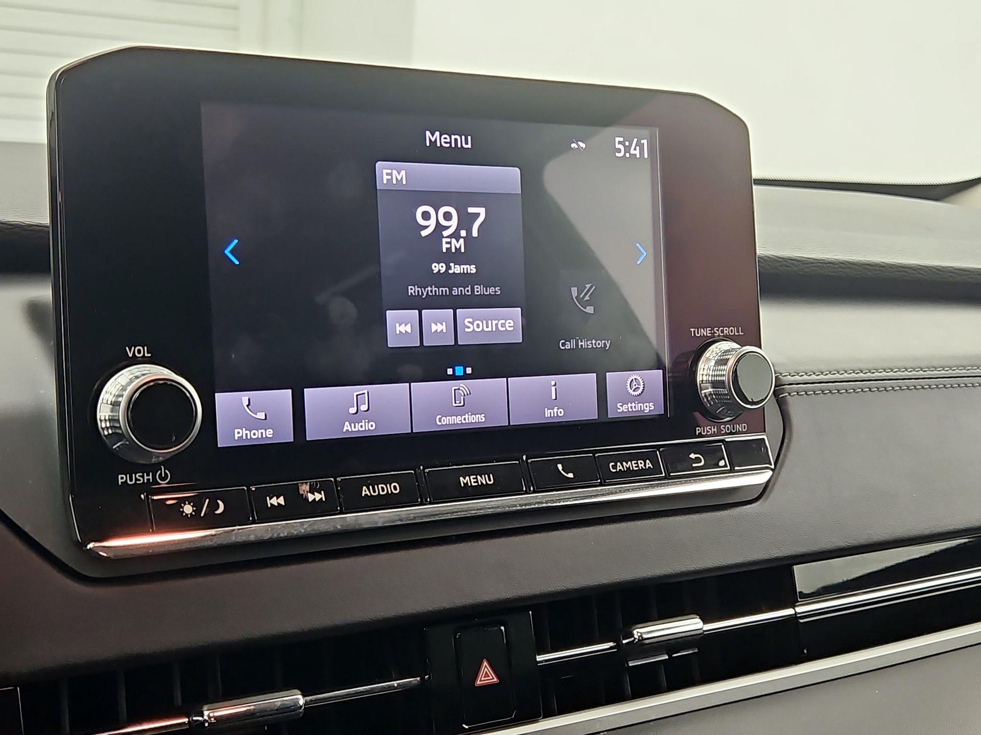 Thumbnail: 2022 Mitsubishi Outlander - 15