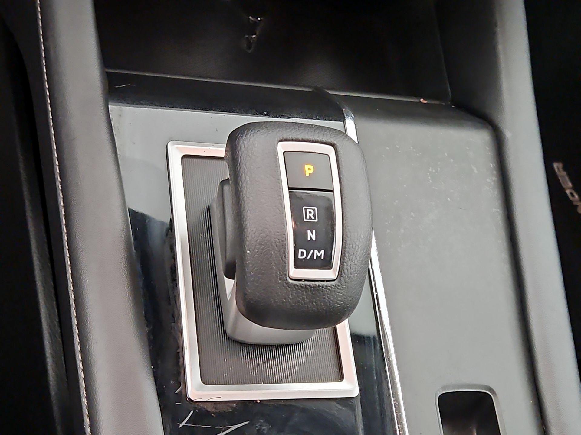 Thumbnail: 2022 Mitsubishi Outlander - 17