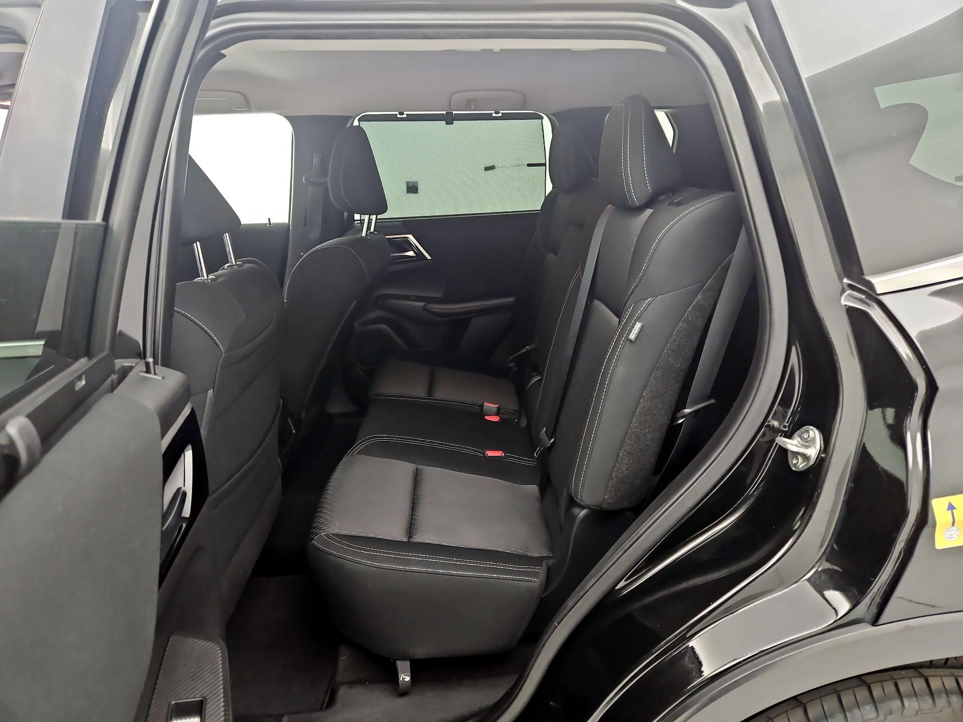 Thumbnail: 2022 Mitsubishi Outlander - 19