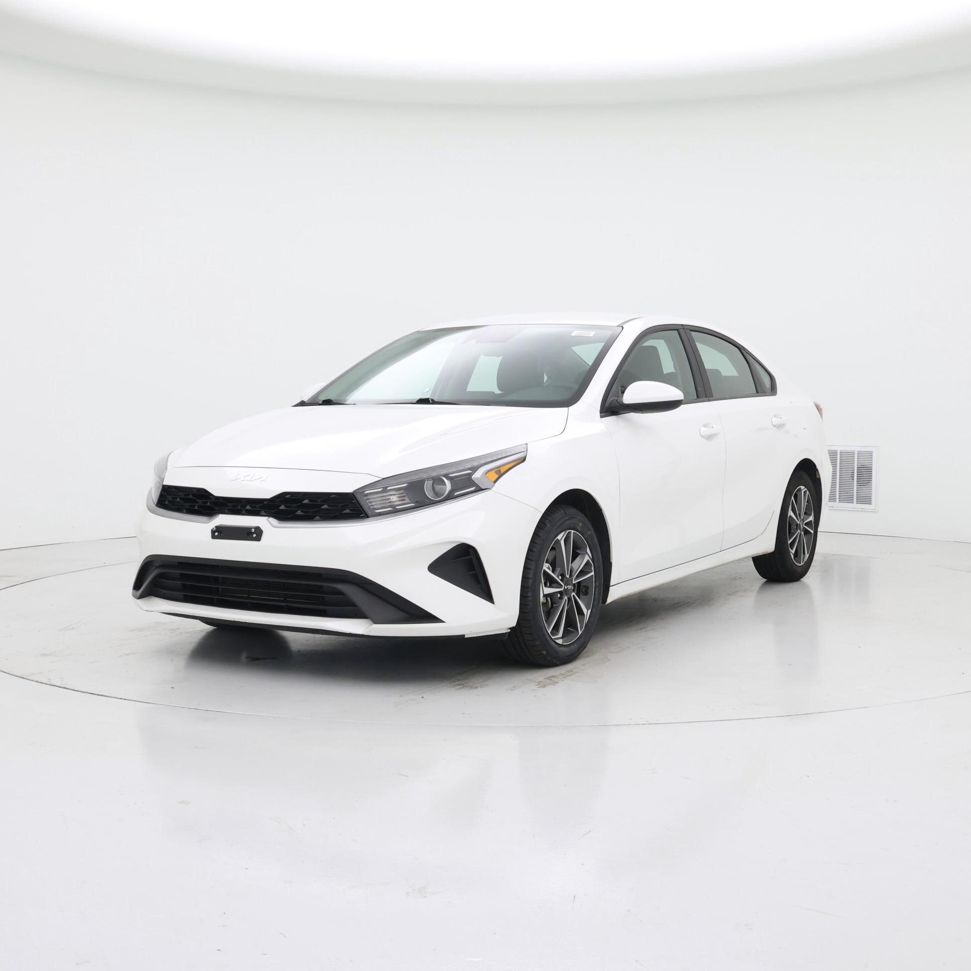 Thumbnail: 2024 Kia Forte - 4