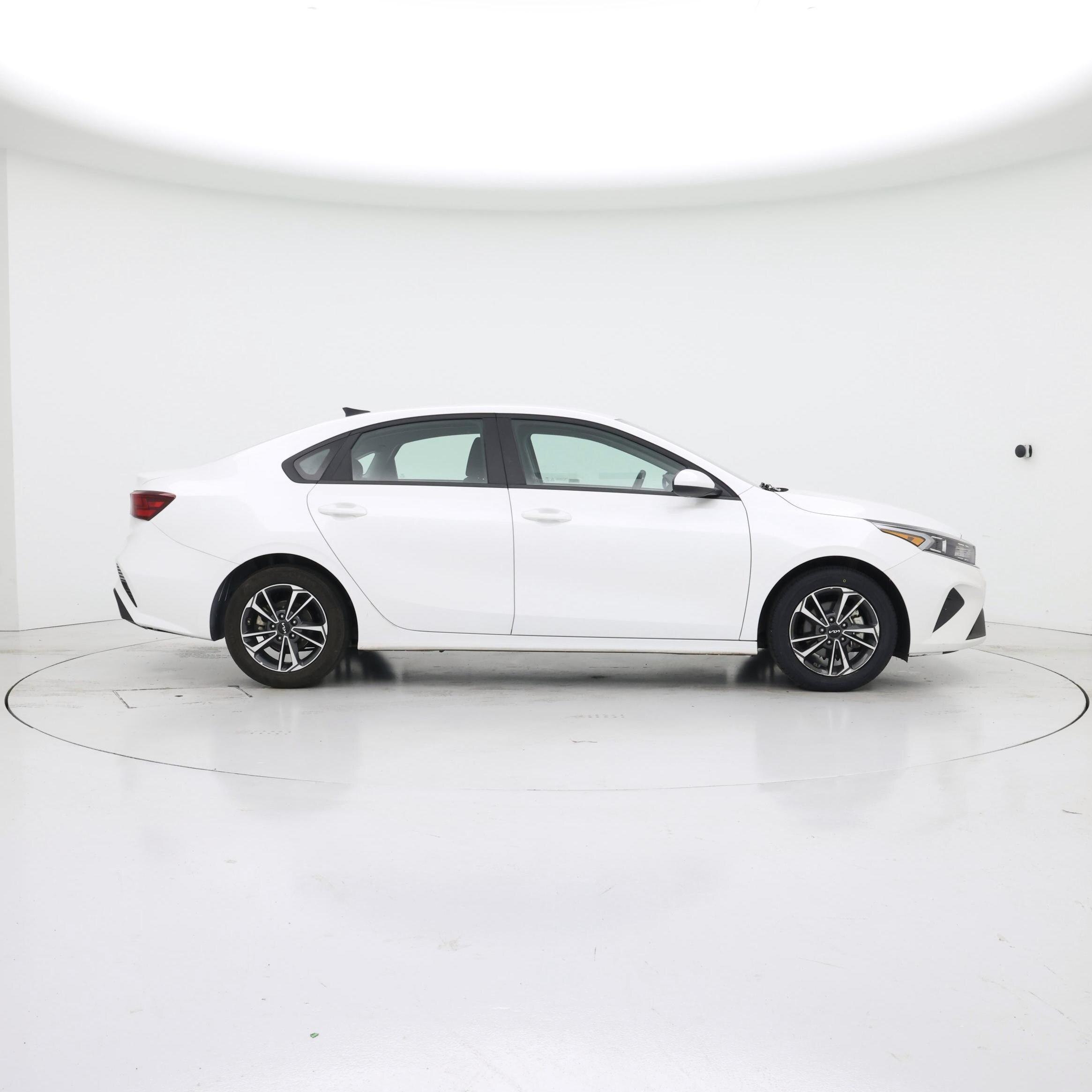 Thumbnail: 2024 Kia Forte - 7