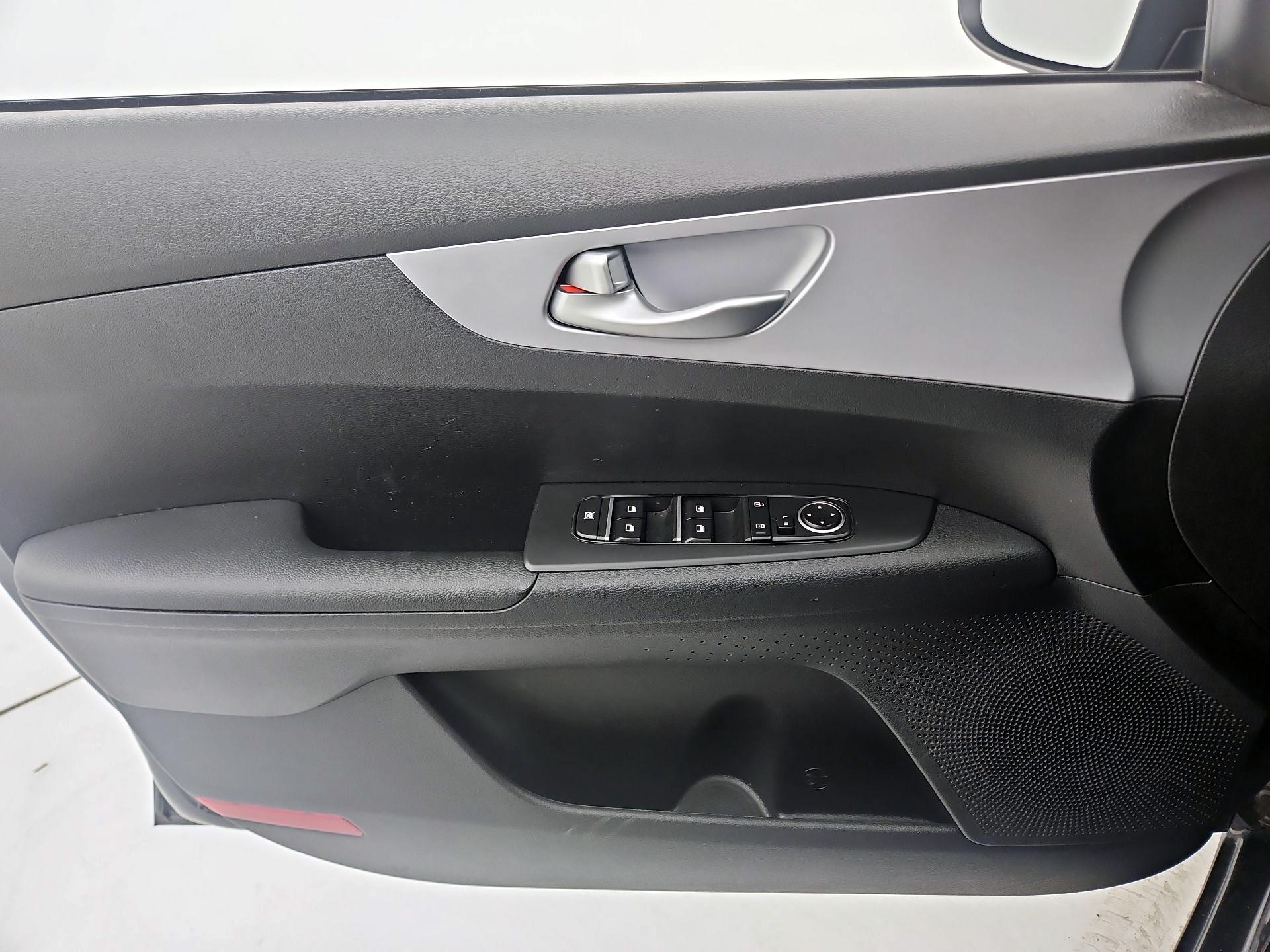 Thumbnail: 2024 Kia Forte - 12