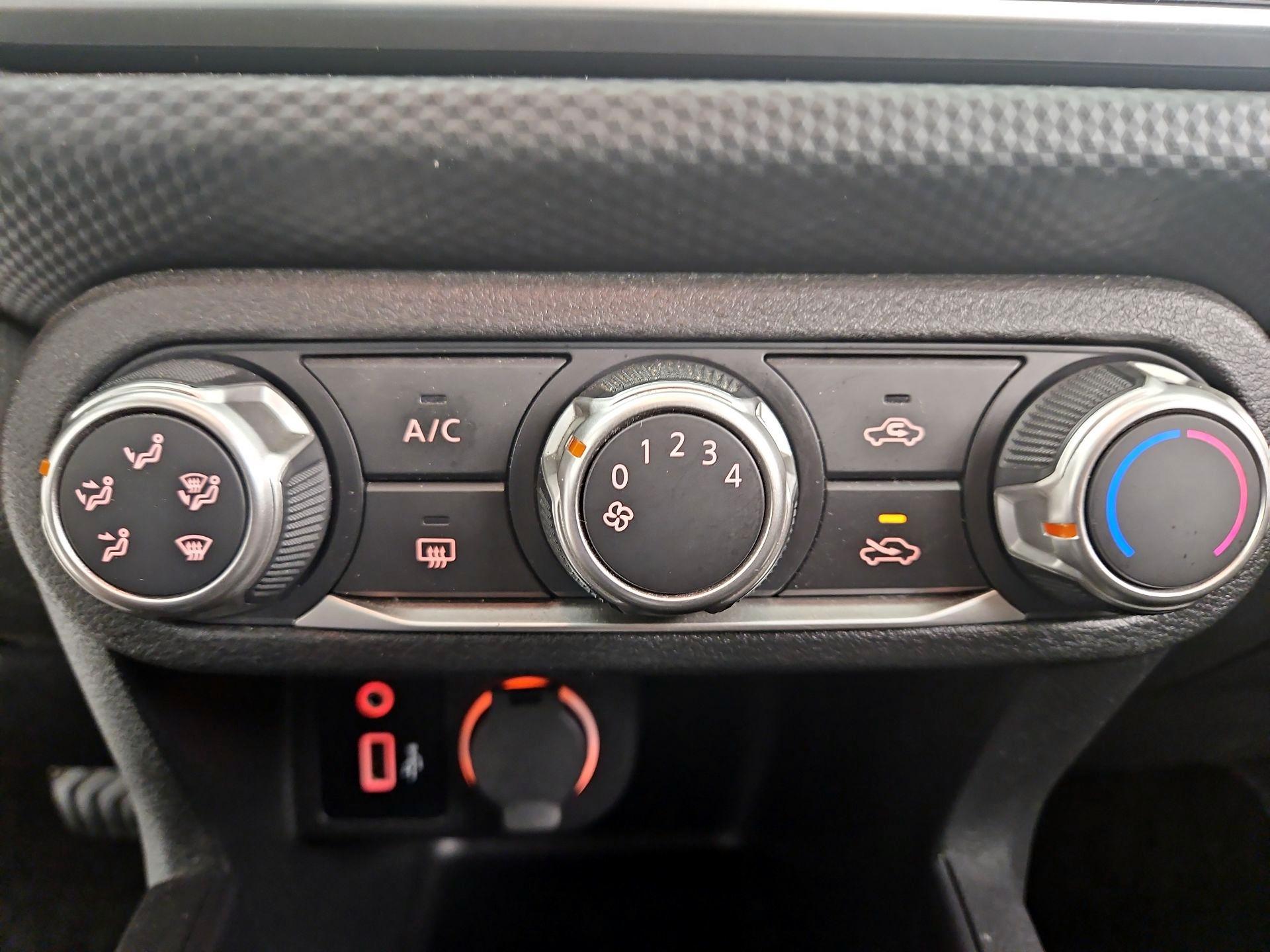 Thumbnail: 2023 Nissan Kicks - 16