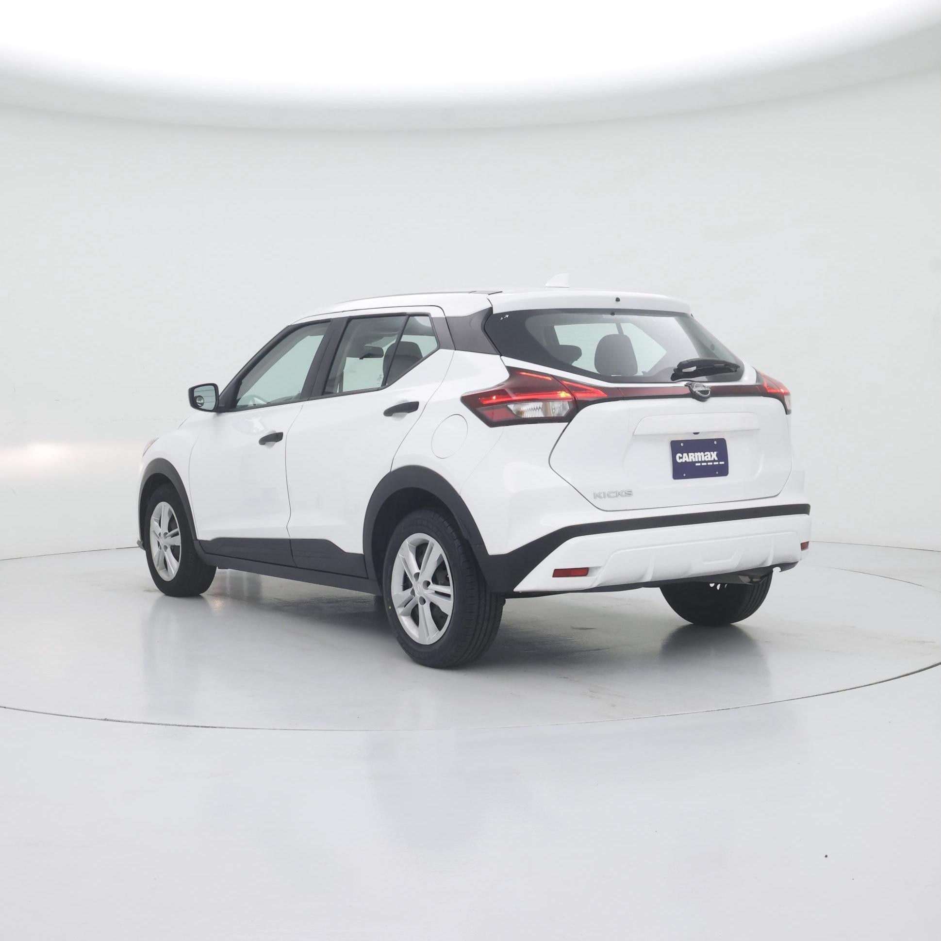 Thumbnail: 2023 Nissan Kicks - 2