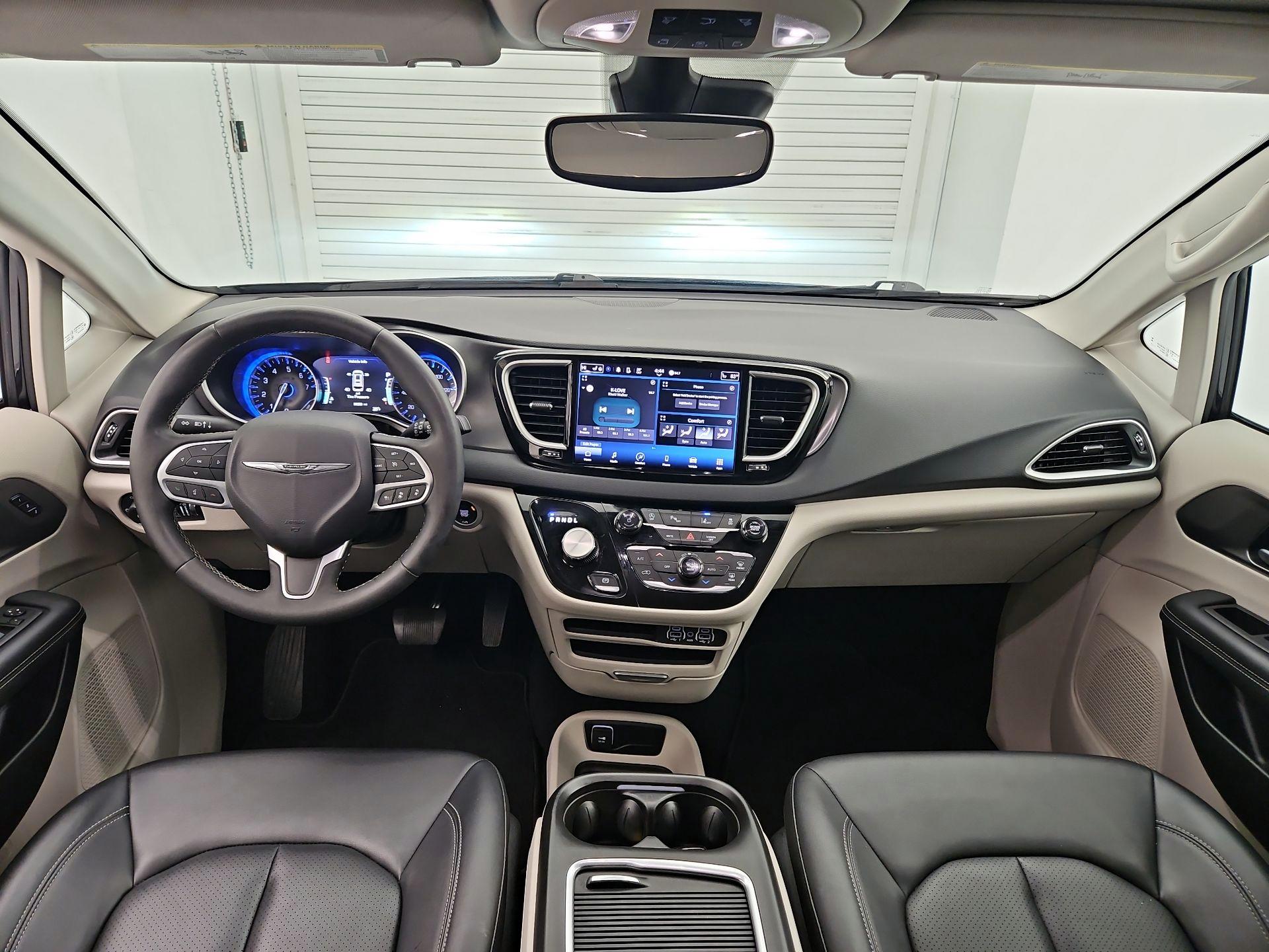 Thumbnail: 2024 Chrysler Pacifica - 9