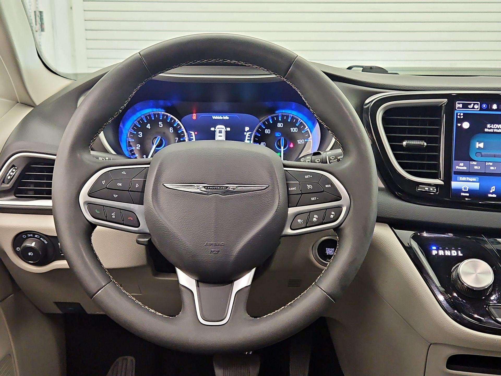 Thumbnail: 2024 Chrysler Pacifica - 10