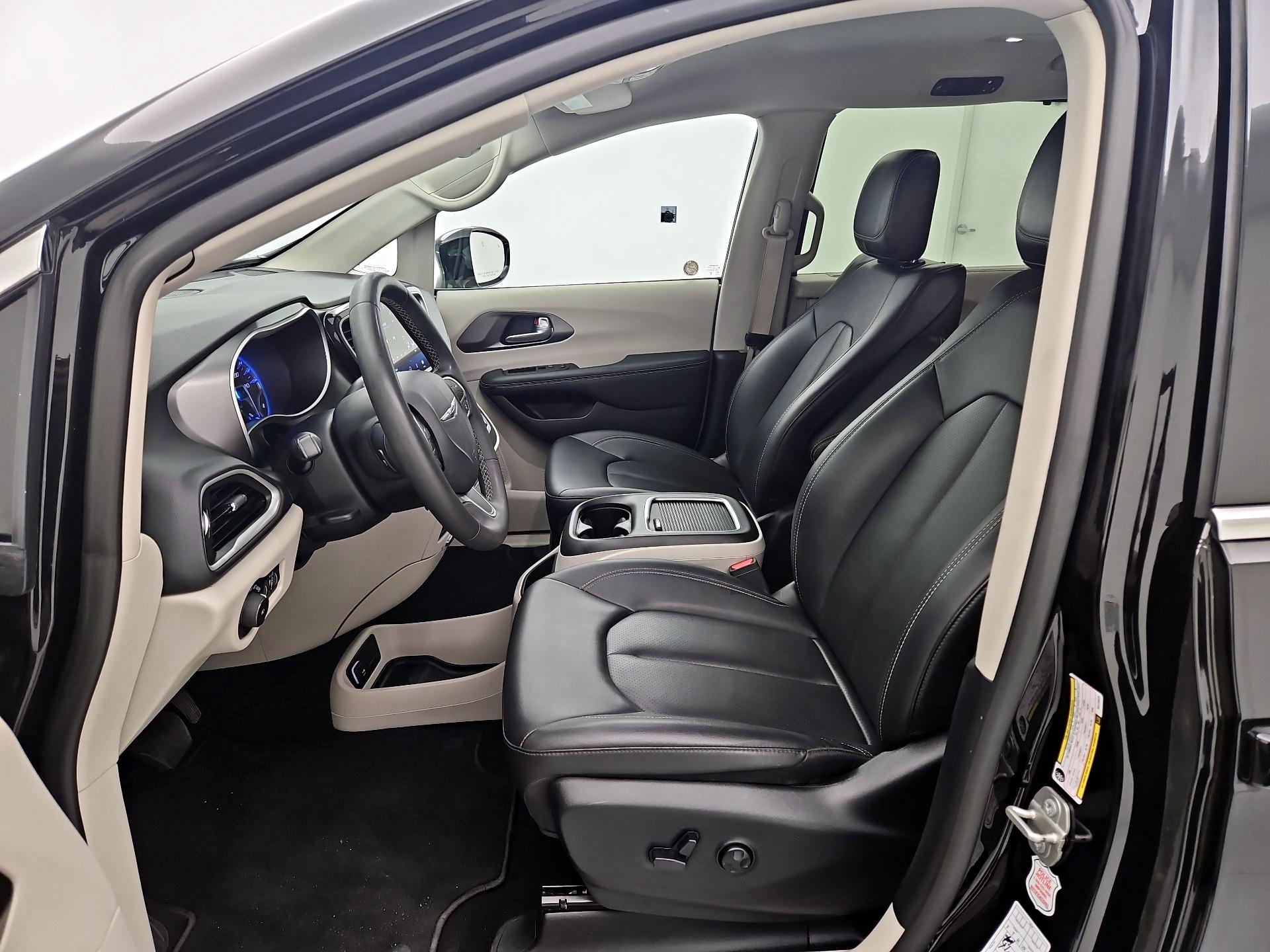 Thumbnail: 2024 Chrysler Pacifica - 11