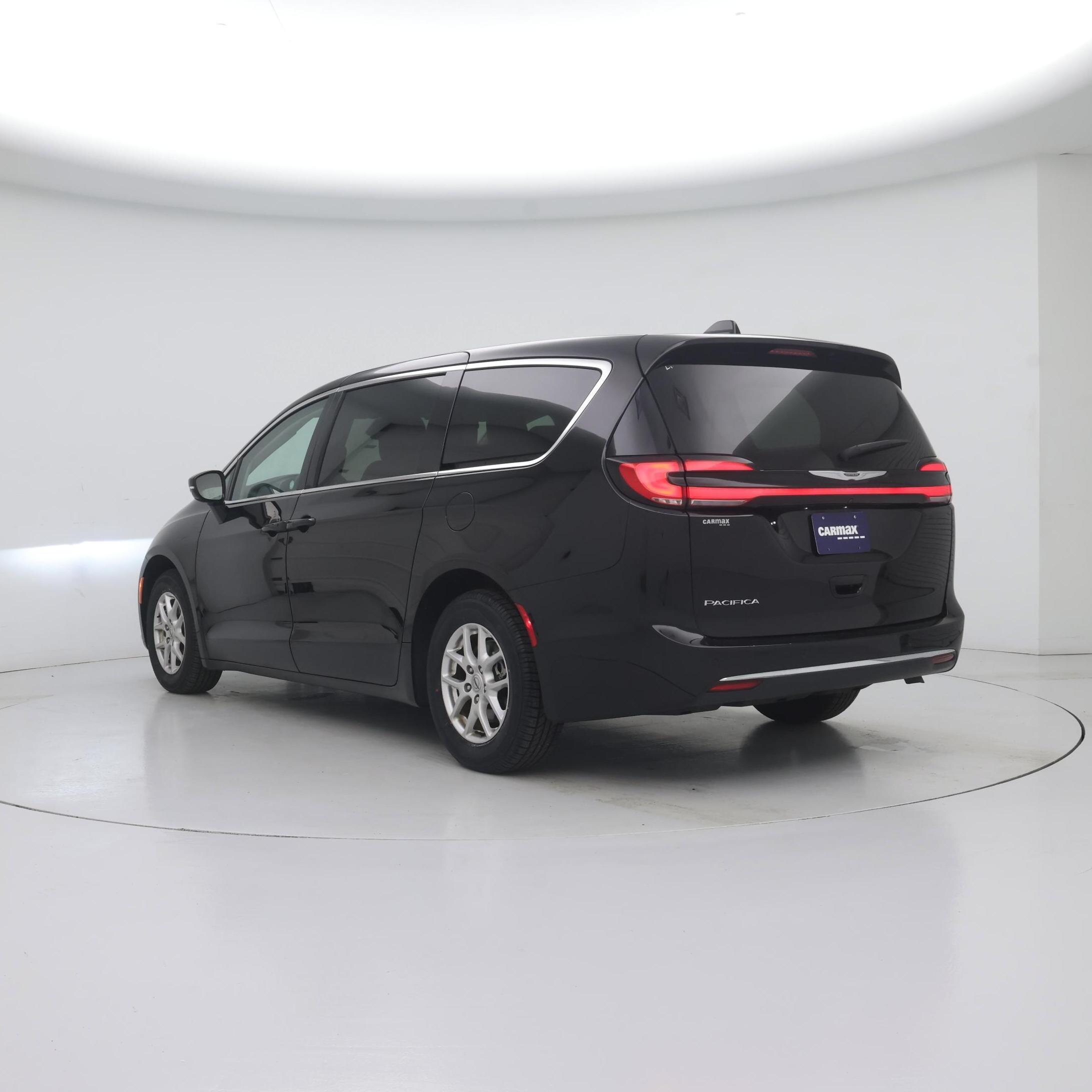 Thumbnail: 2024 Chrysler Pacifica - 2