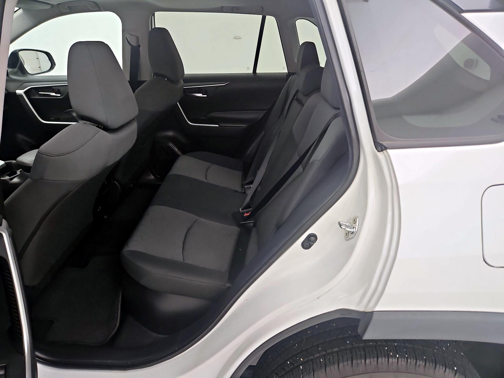 Thumbnail: 2020 Toyota RAV4 - 20
