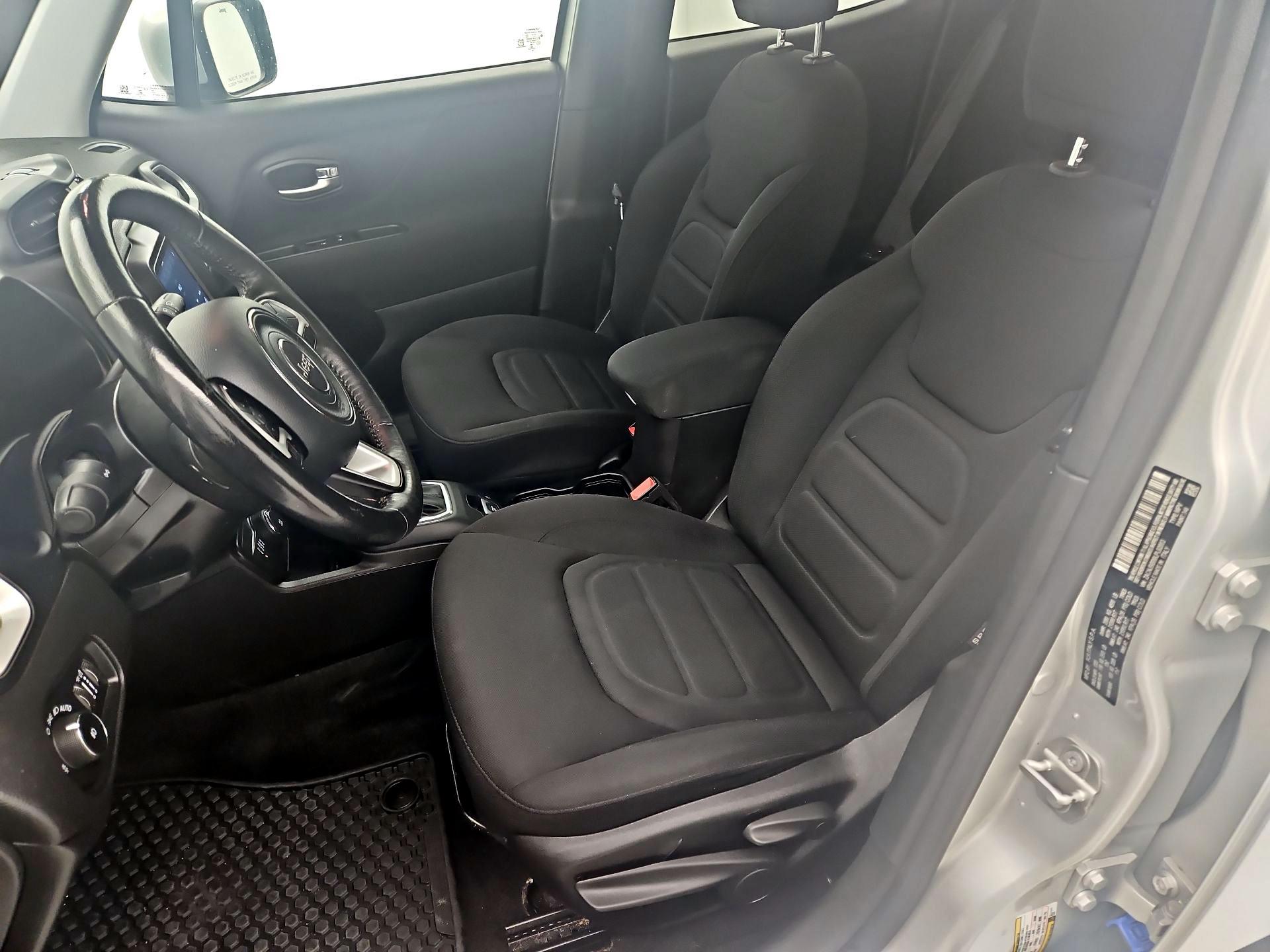 Thumbnail: 2020 Jeep Renegade - 11