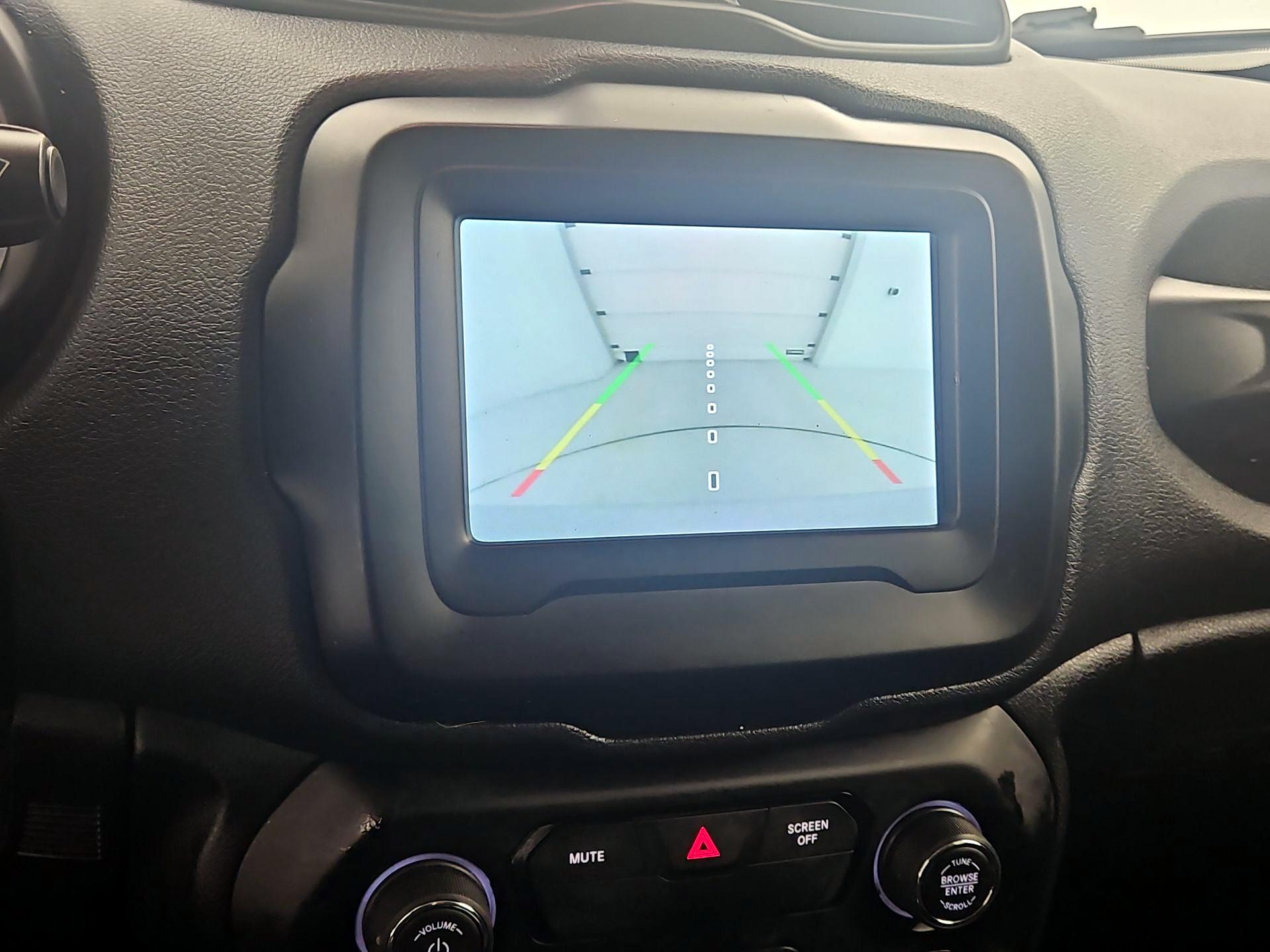 Thumbnail: 2020 Jeep Renegade - 14