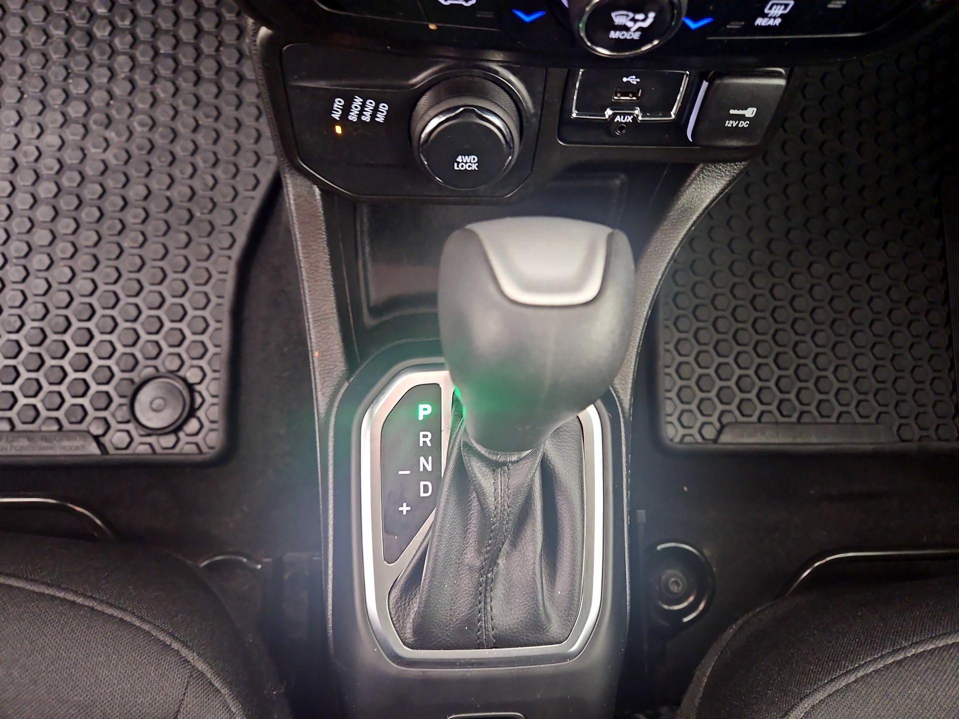 Thumbnail: 2020 Jeep Renegade - 17