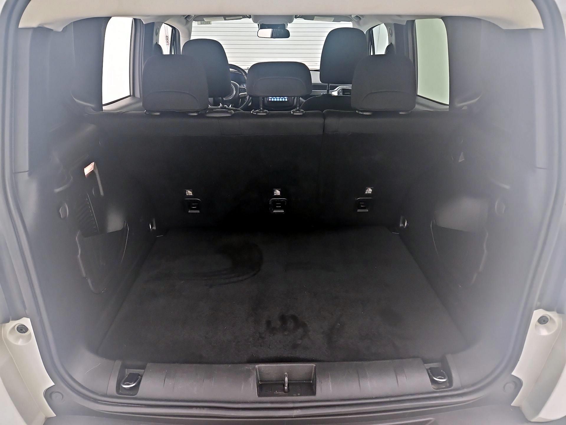 Thumbnail: 2020 Jeep Renegade - 20