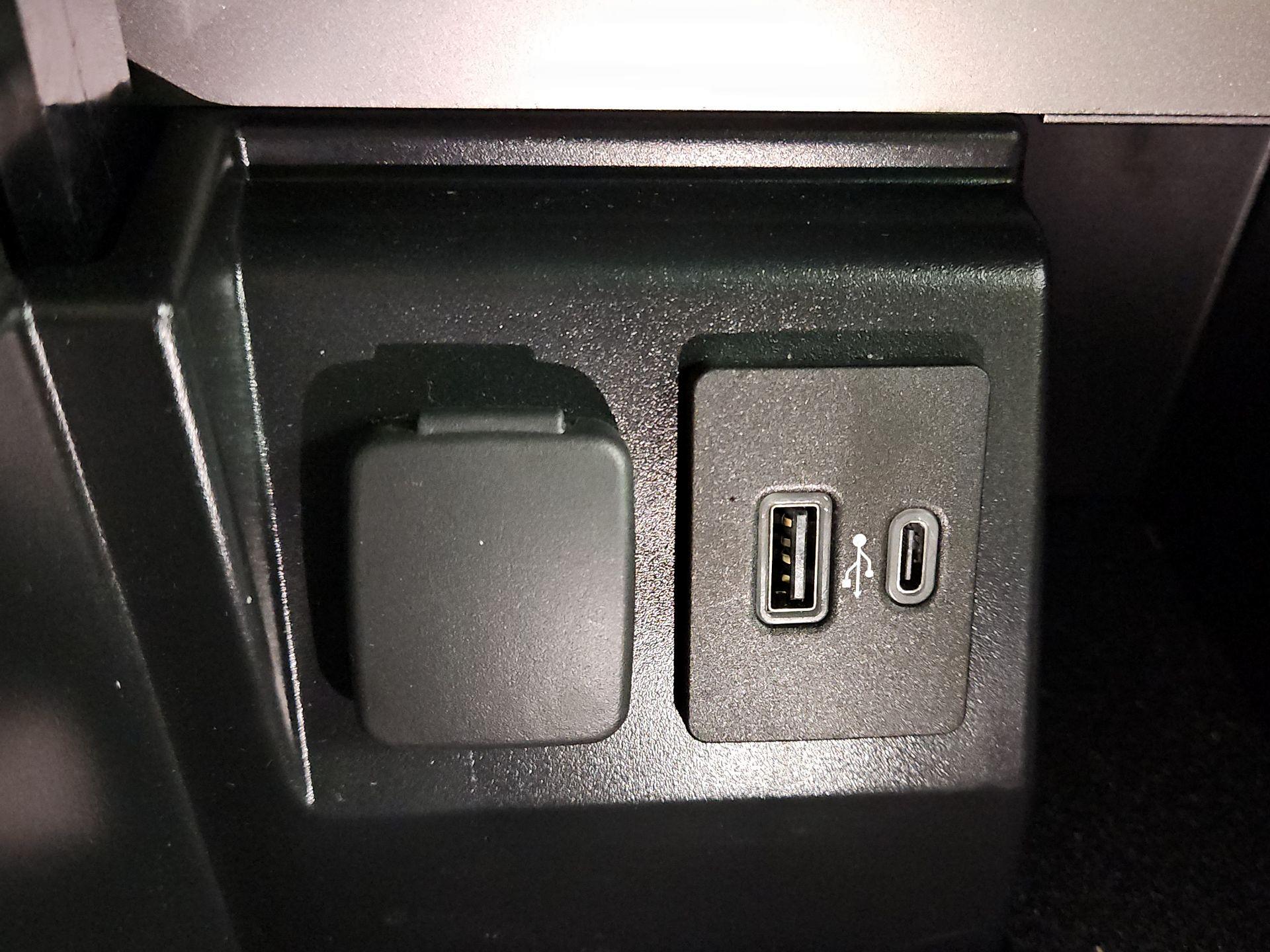 Thumbnail: 2023 Ford Explorer - 18