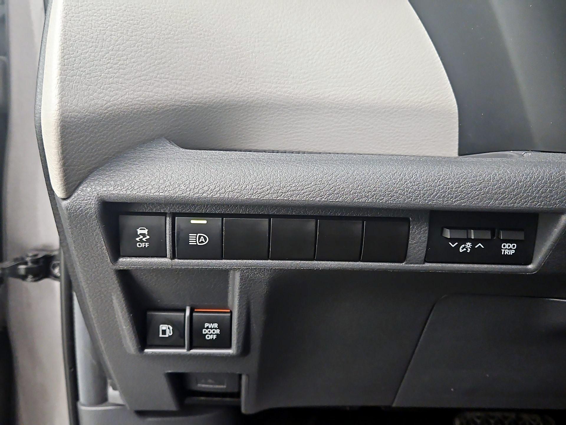 Thumbnail: 2024 Toyota Sienna - 13