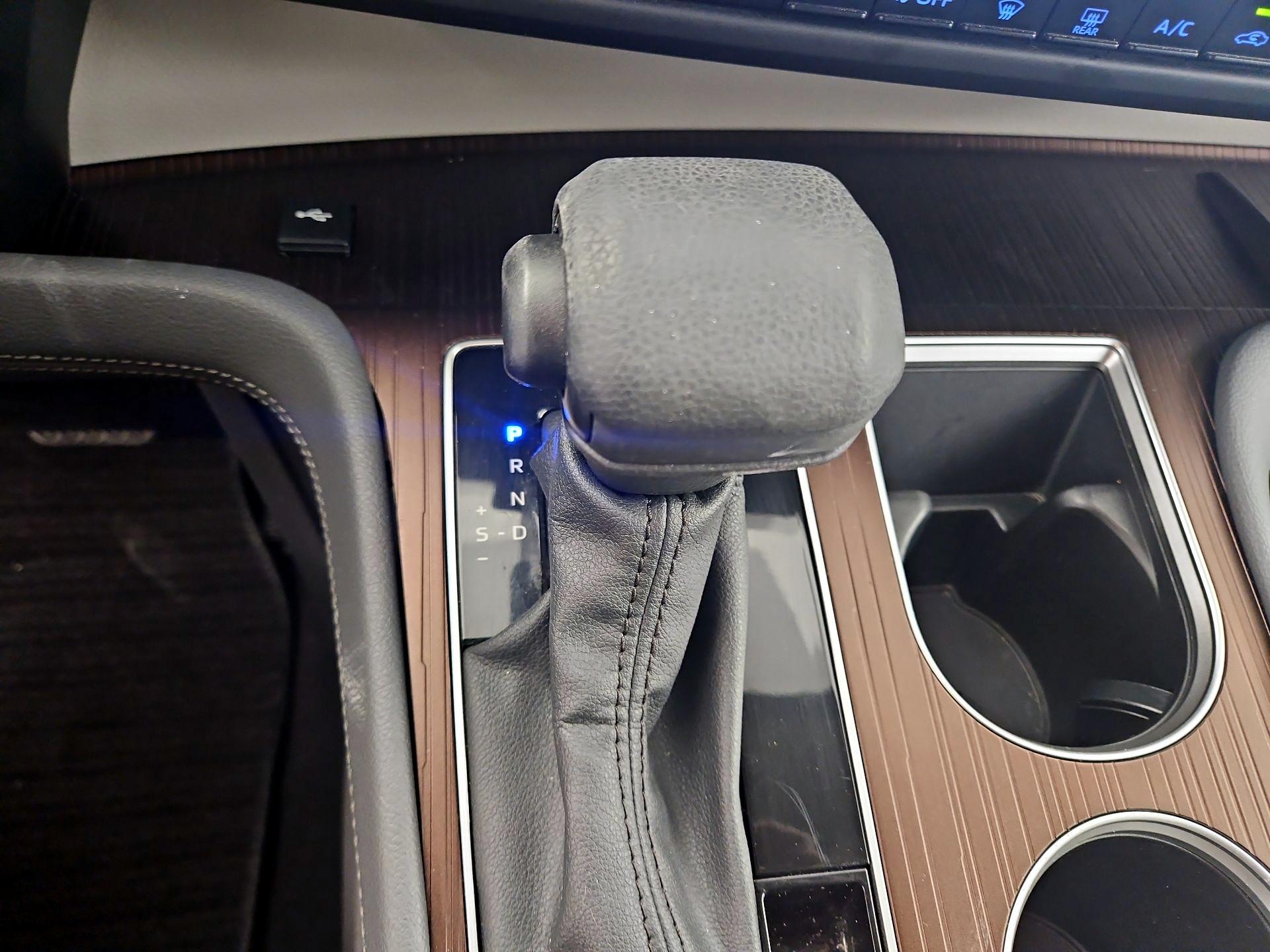 Thumbnail: 2024 Toyota Sienna - 17