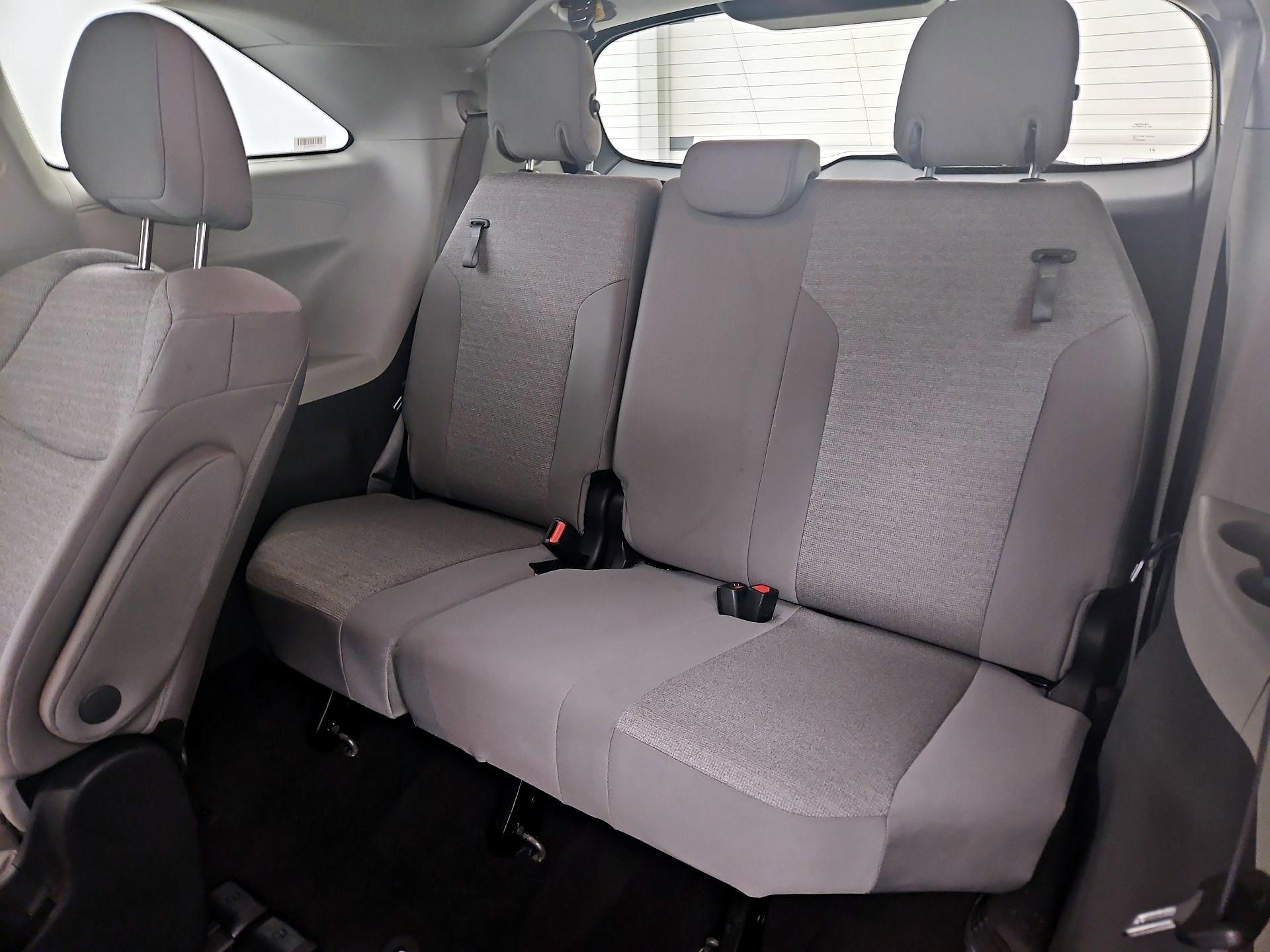 Thumbnail: 2024 Toyota Sienna - 20