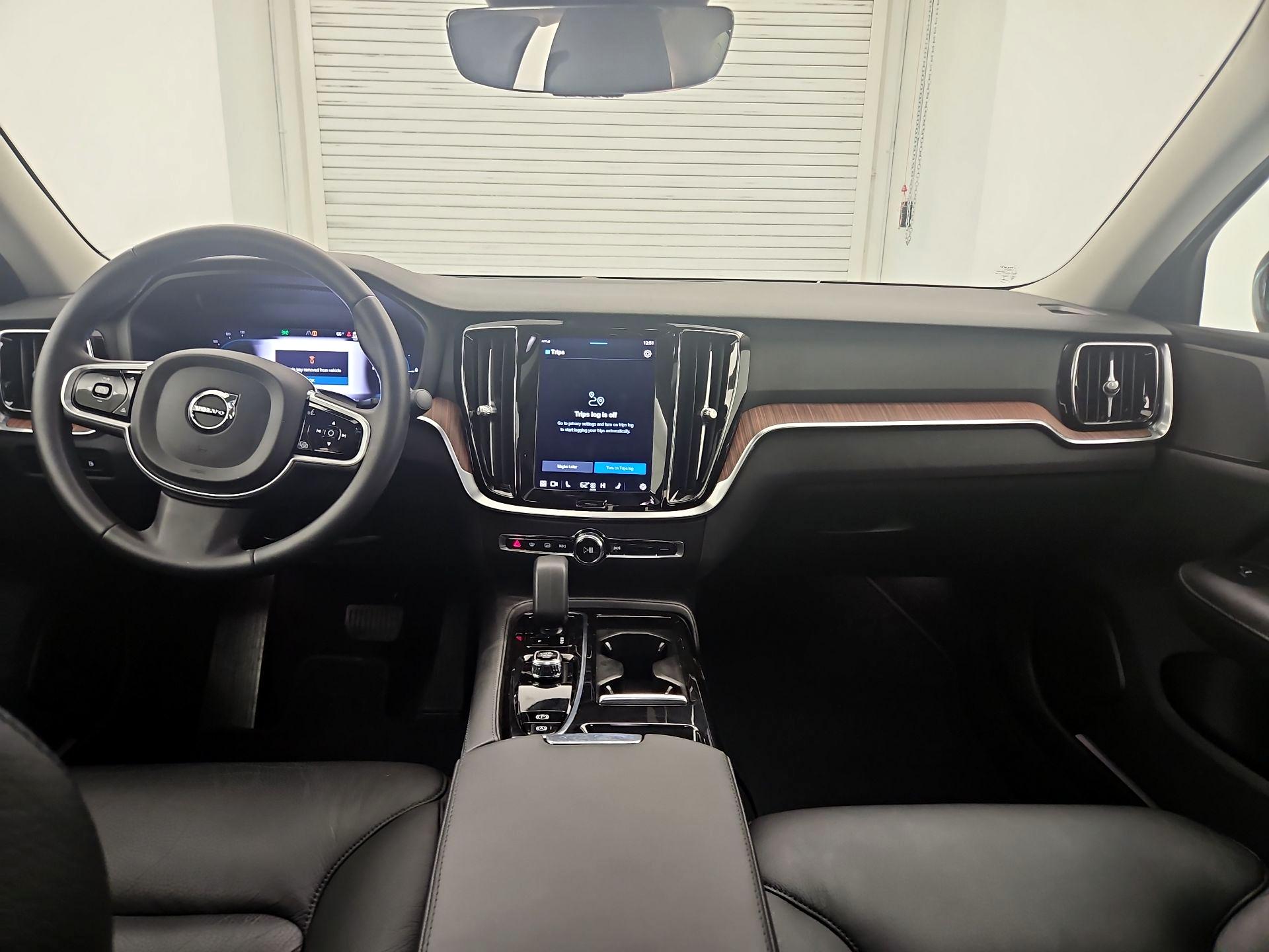 Thumbnail: 2023 Volvo S60 - 9