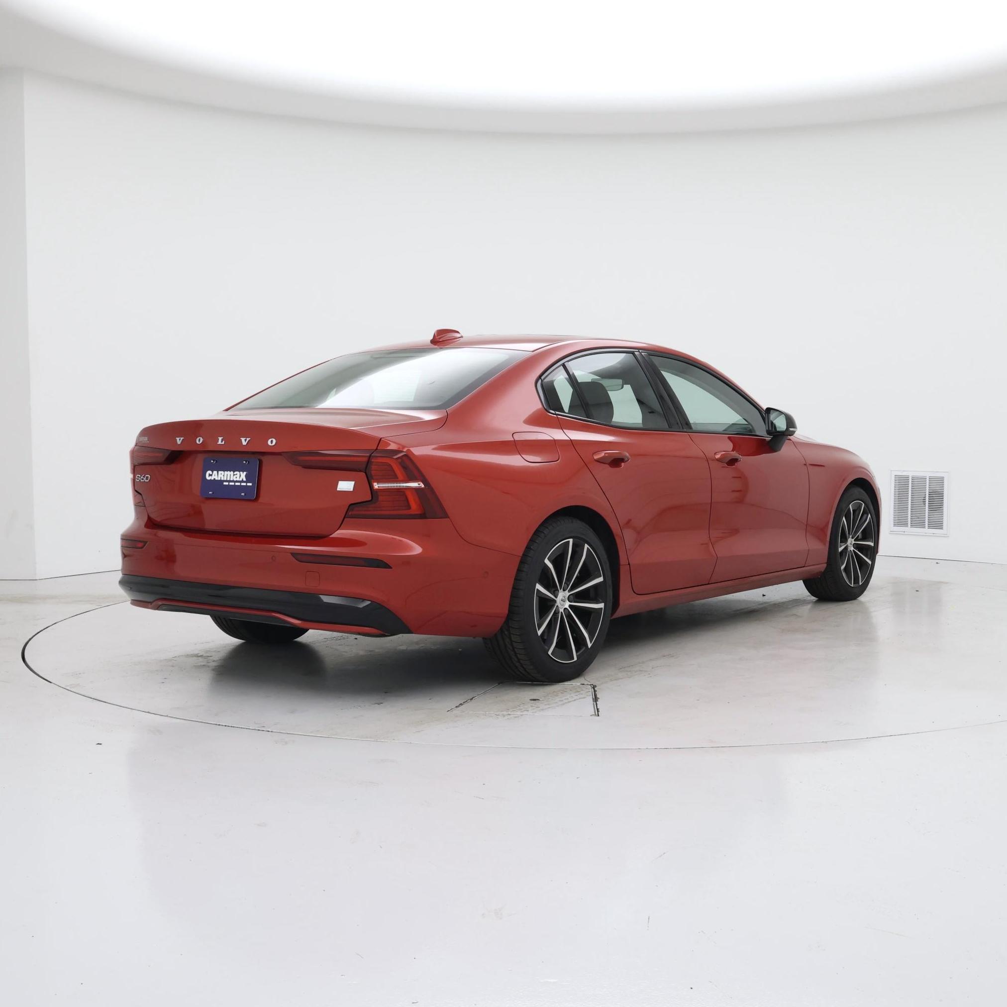 Thumbnail: 2023 Volvo S60 - 8