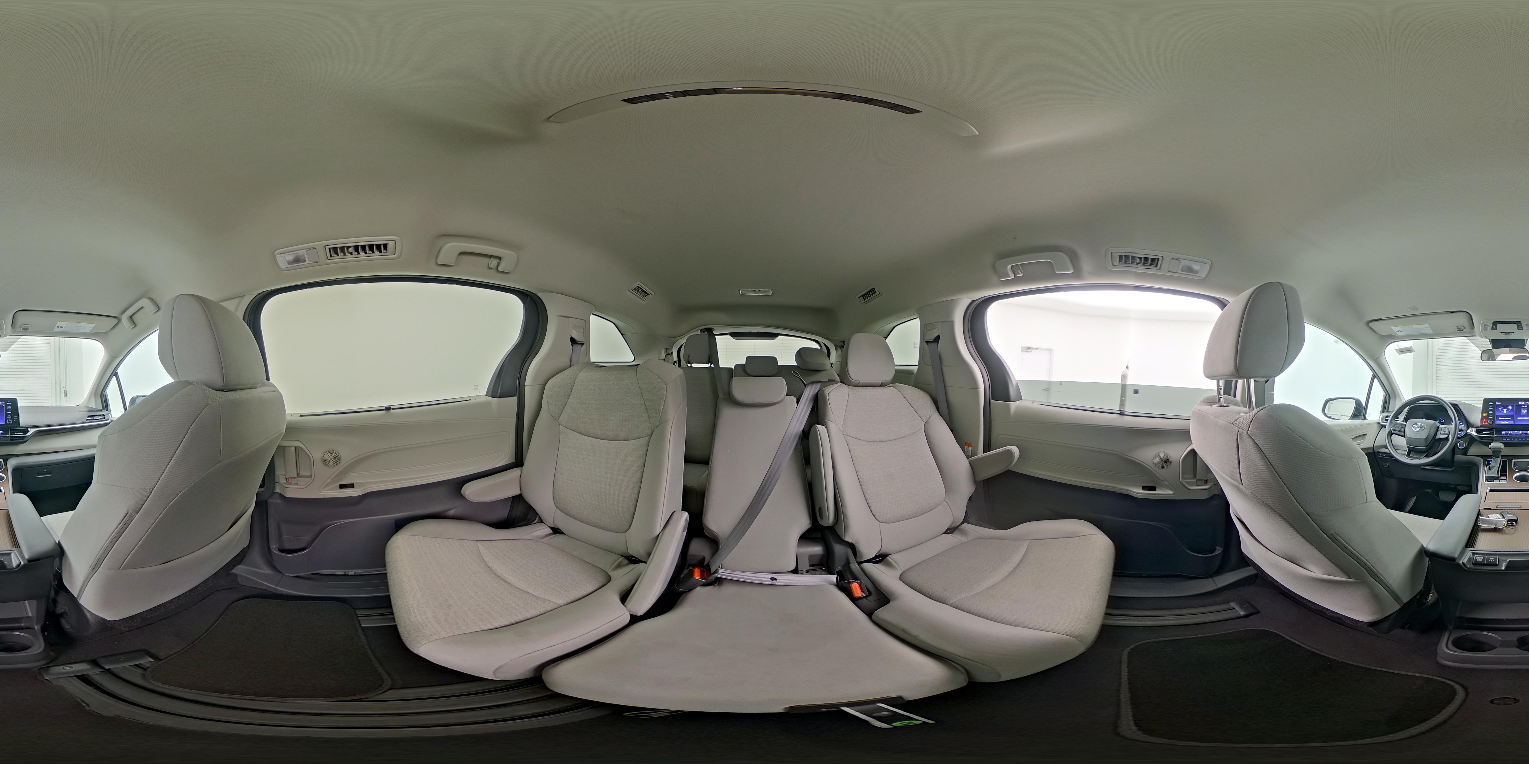 2024 Toyota Sienna LE - Photo 28