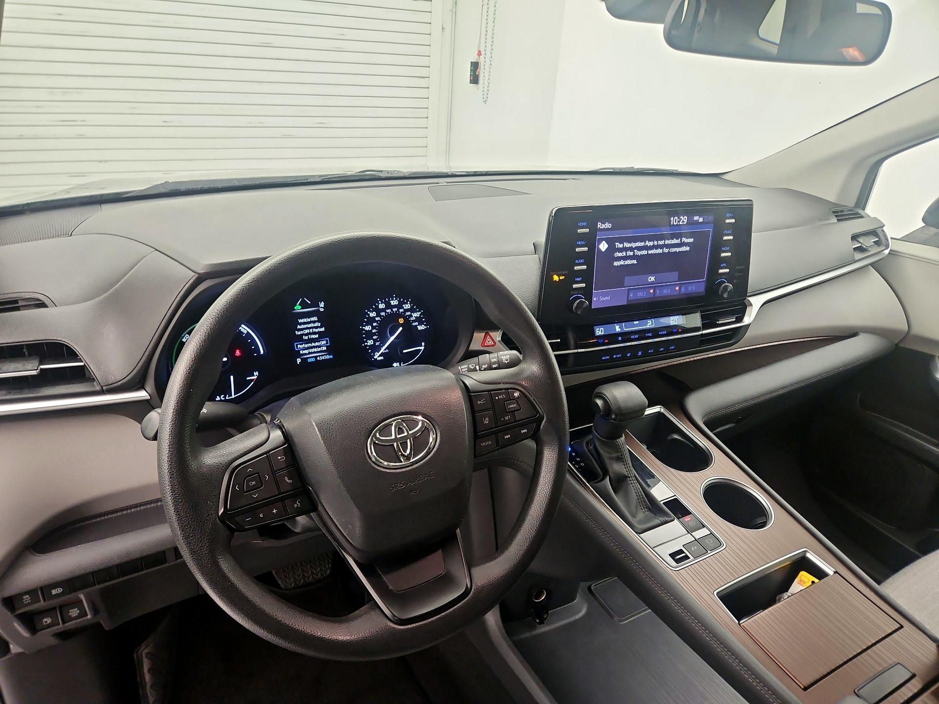 Thumbnail: 2024 Toyota Sienna - 9