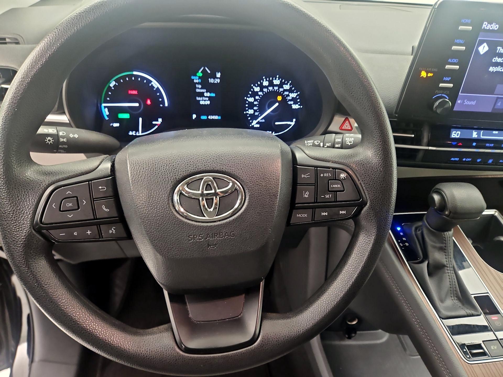 Thumbnail: 2024 Toyota Sienna - 10