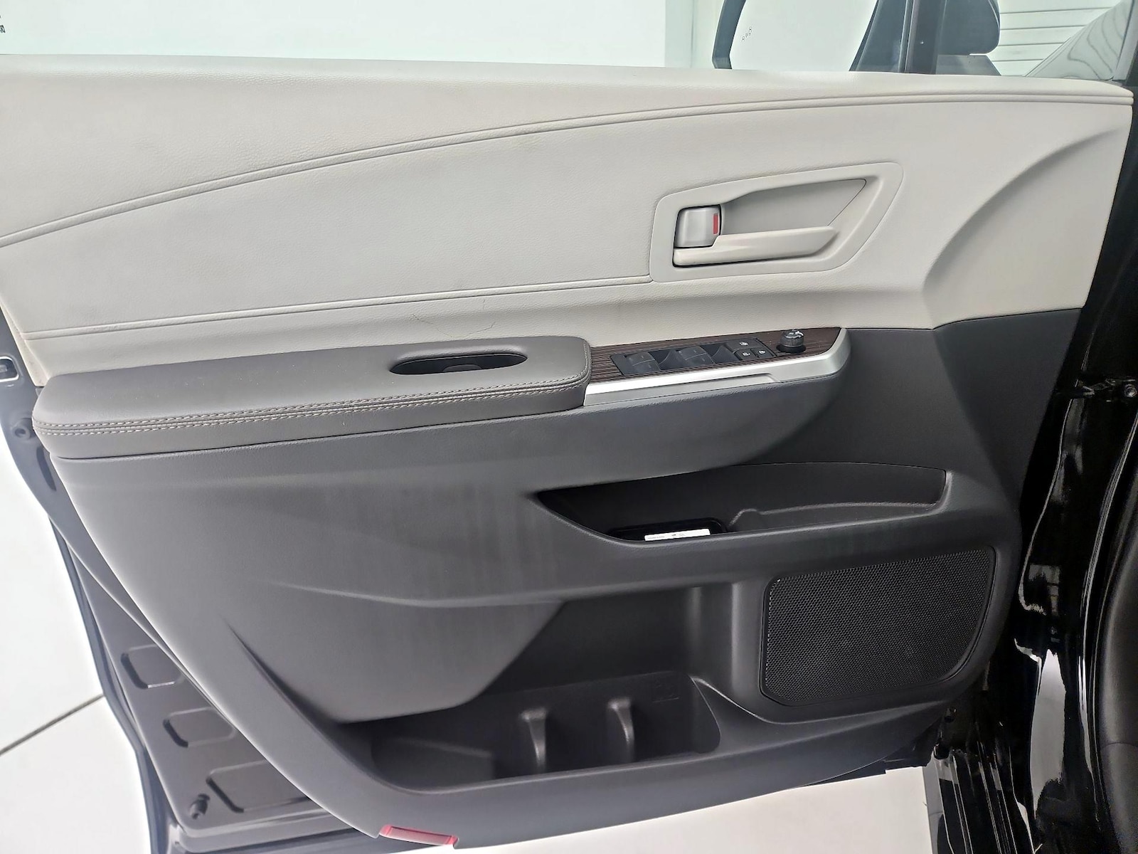 2024 Toyota Sienna LE - Photo 13